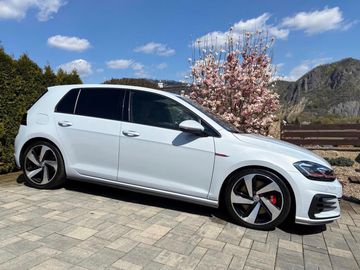 VW Golf GTI 7.5 Performance