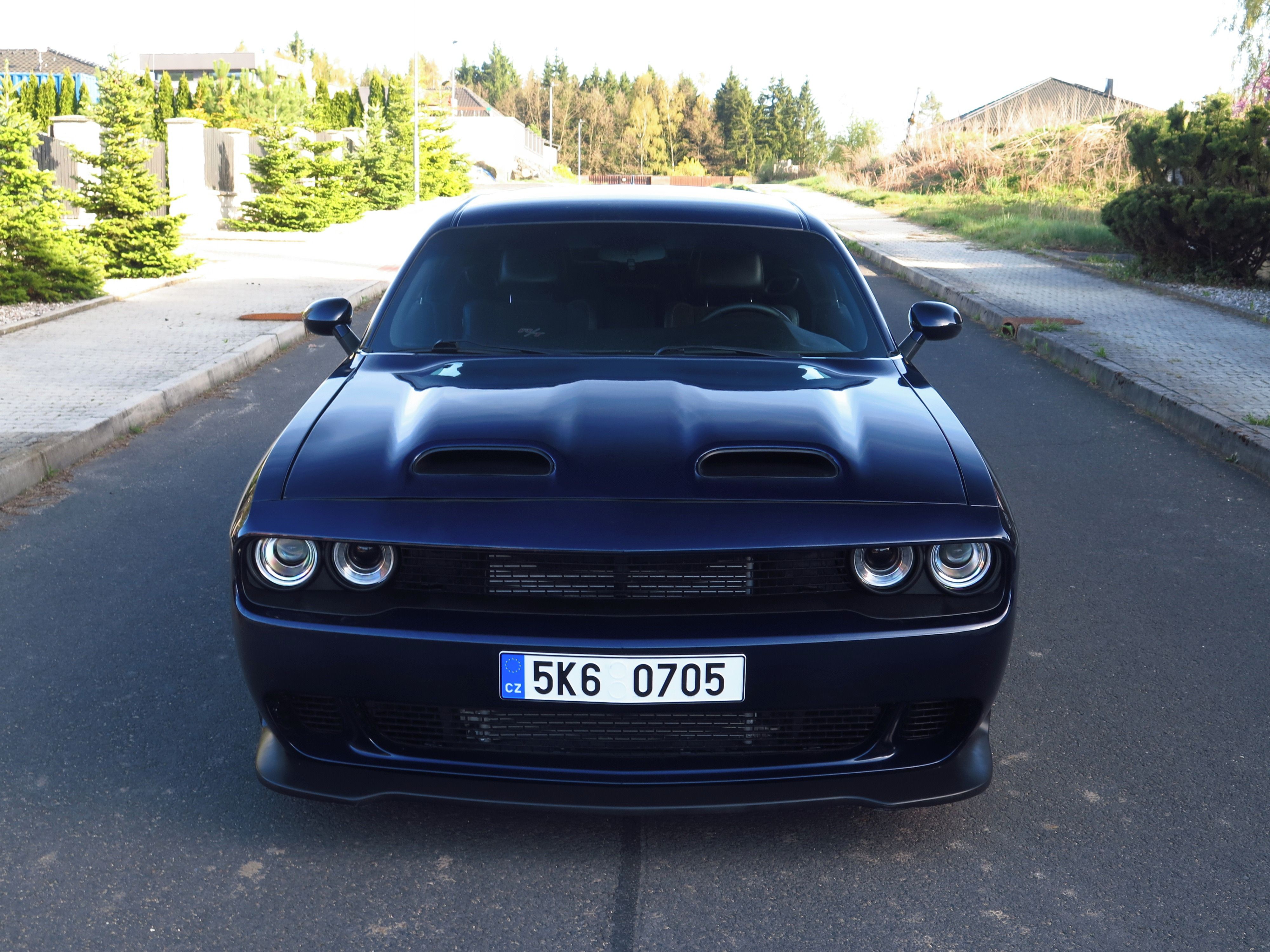 Dodge Challenger, 5.7 HEMI V8 SRT vzhled - DPH