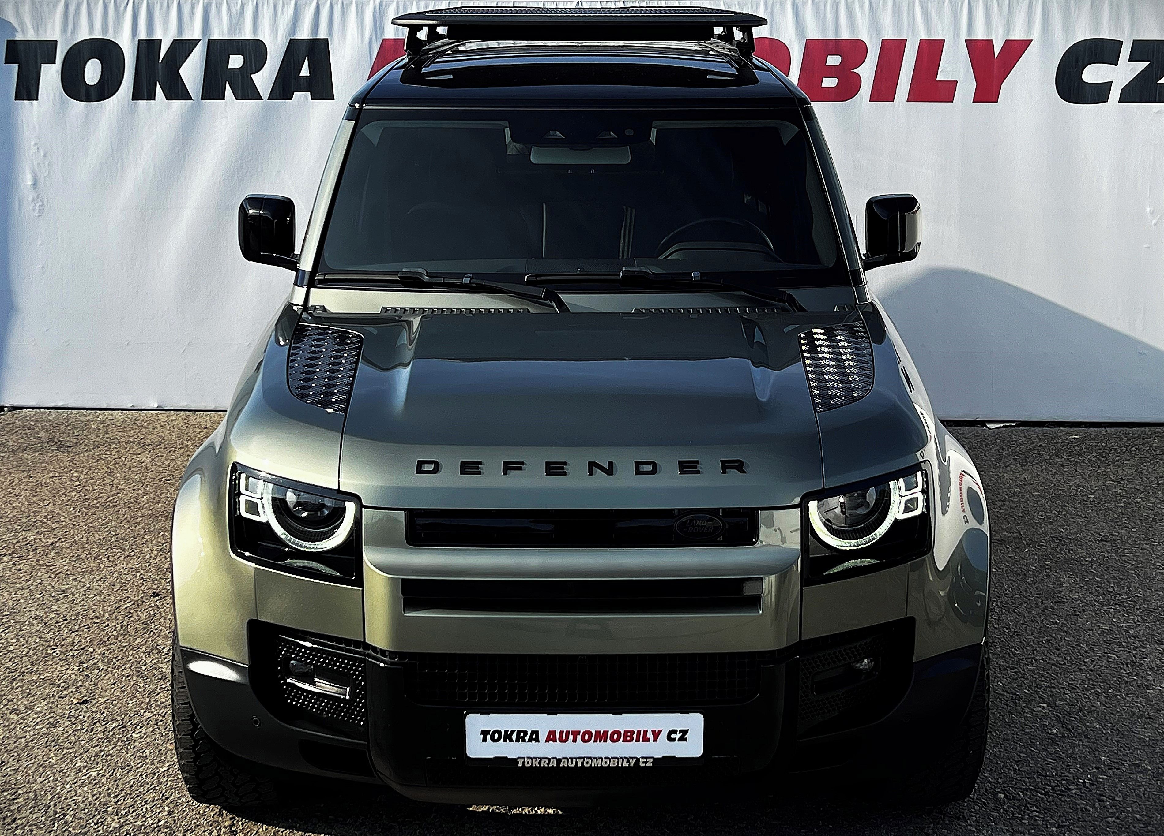 Land Rover Defender, D240 AWD 110 First Edition DPH - fotka 2