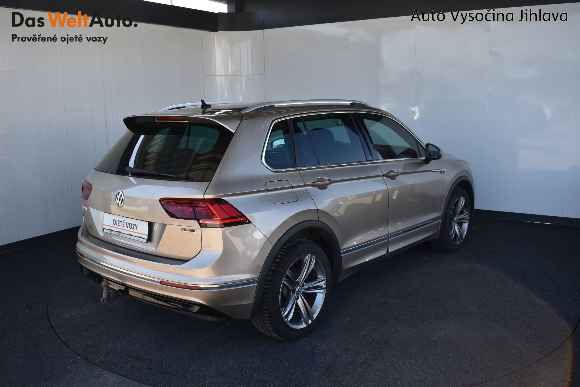 Volkswagen Tiguan, 2.0TDI 140kW R-Line DSG, LED - fotka 2