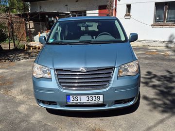 Chrysler town & country