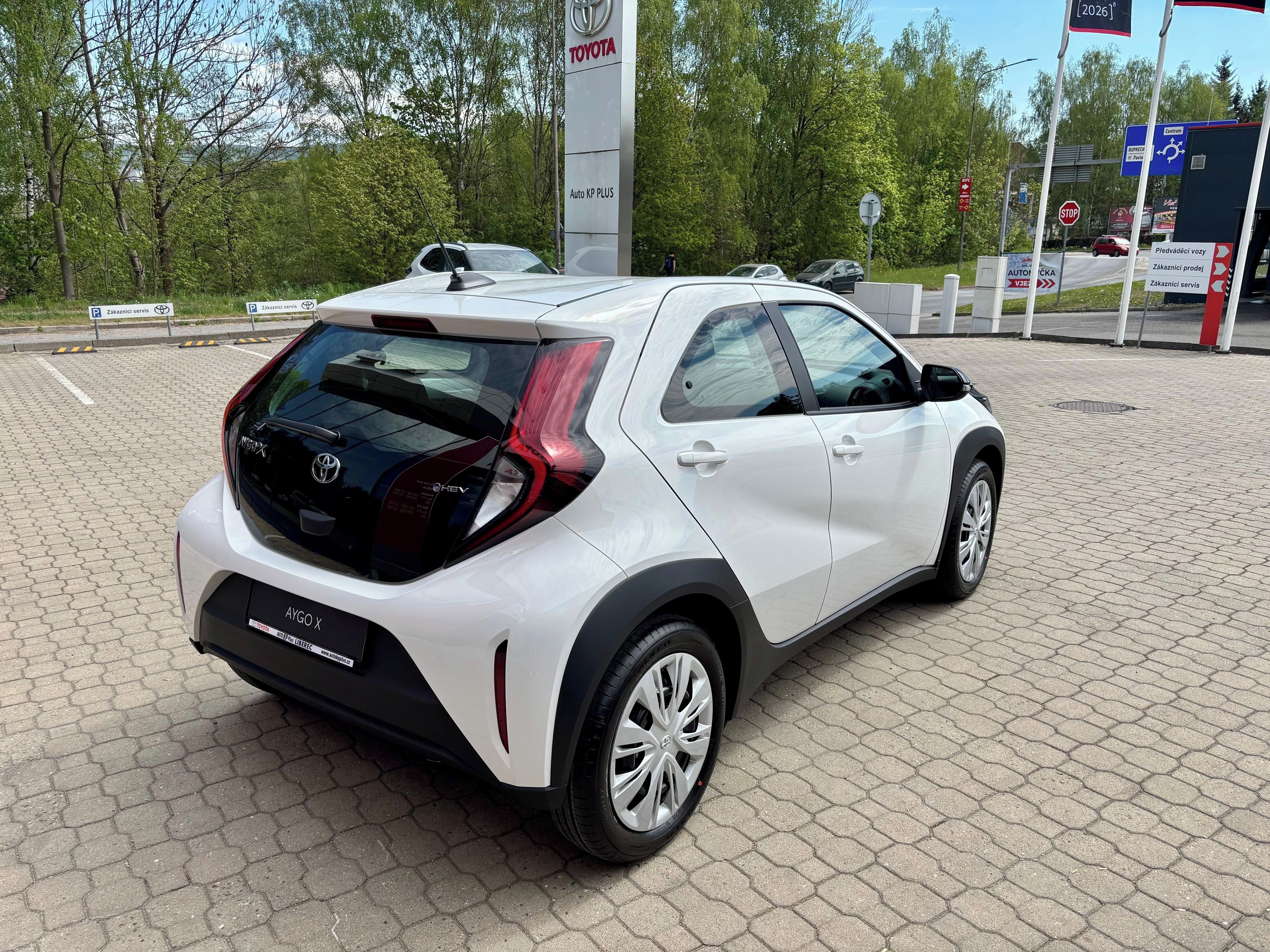 Toyota Aygo, 1,5 HEV 116k Active - fotka 4