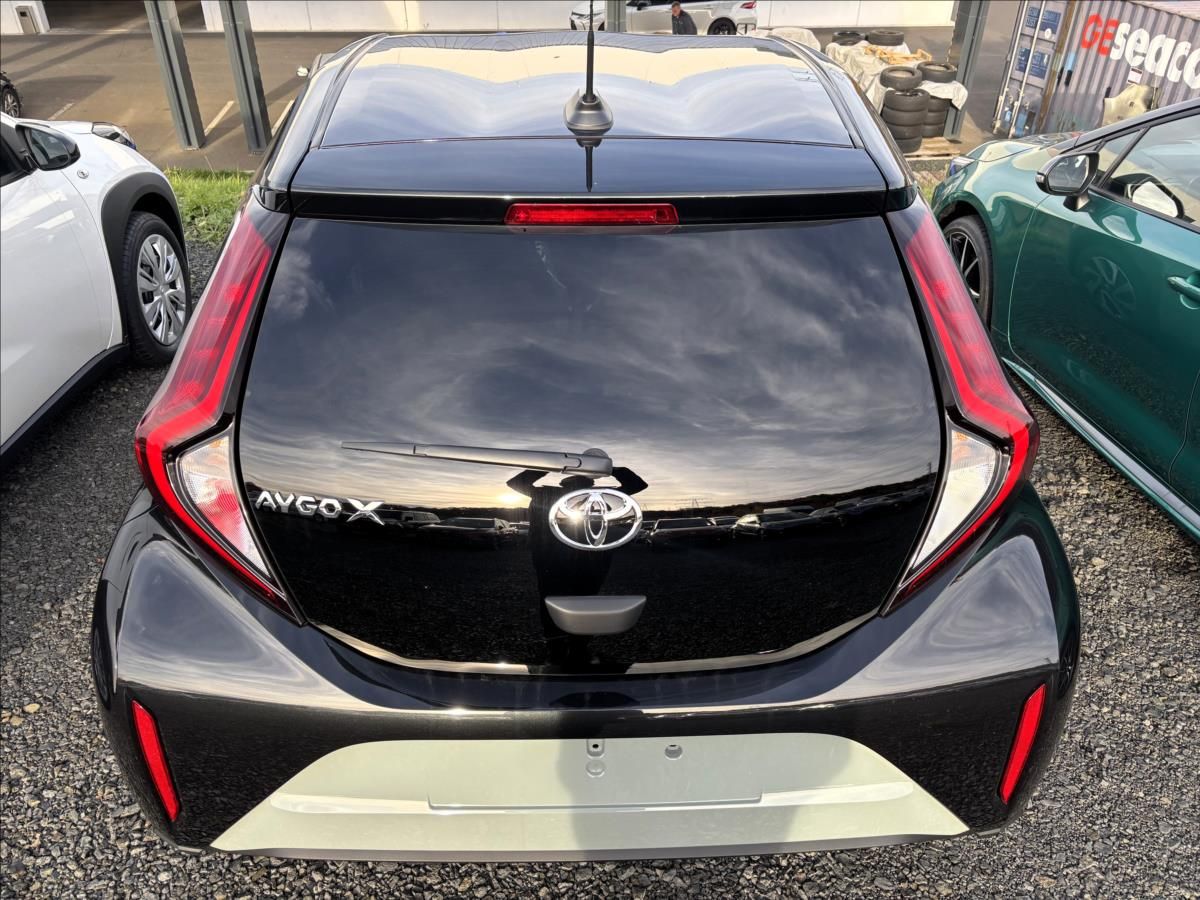 Toyota Aygo, 1,0   X Style CVT - fotka 6