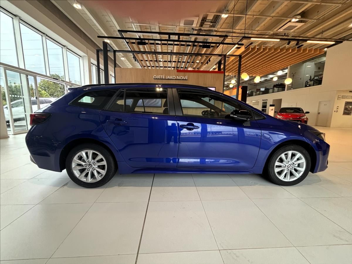 Toyota Corolla, 1,8   TS Comfort Tech HEV - fotka 6