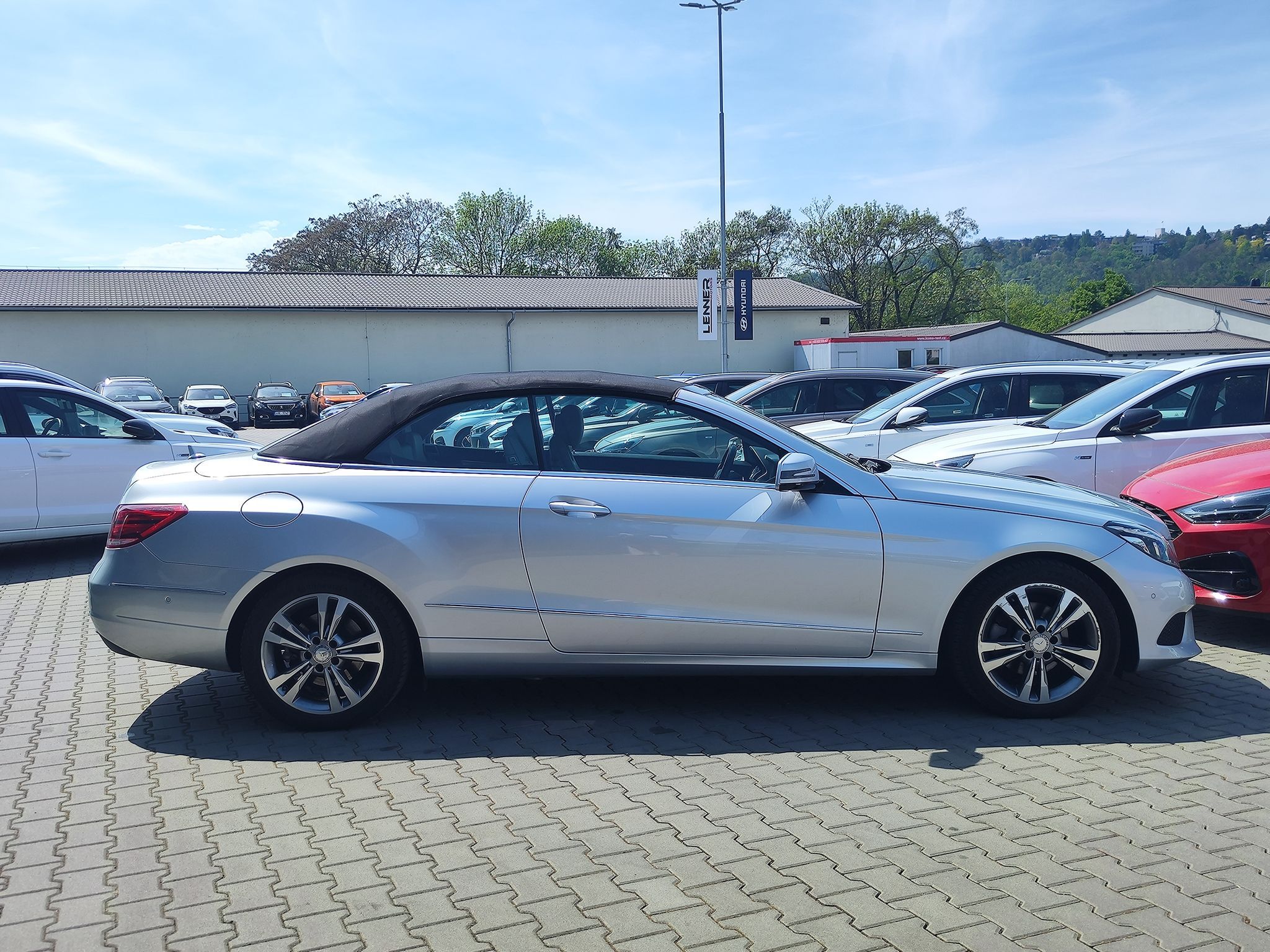 Mercedes-Benz Třídy E, 220d/125kW Cabrio - fotka 6