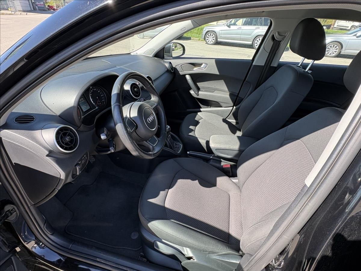 Audi A1, 1,2 TFSi 63kW 5dveří,Klima,Alu - fotka 3
