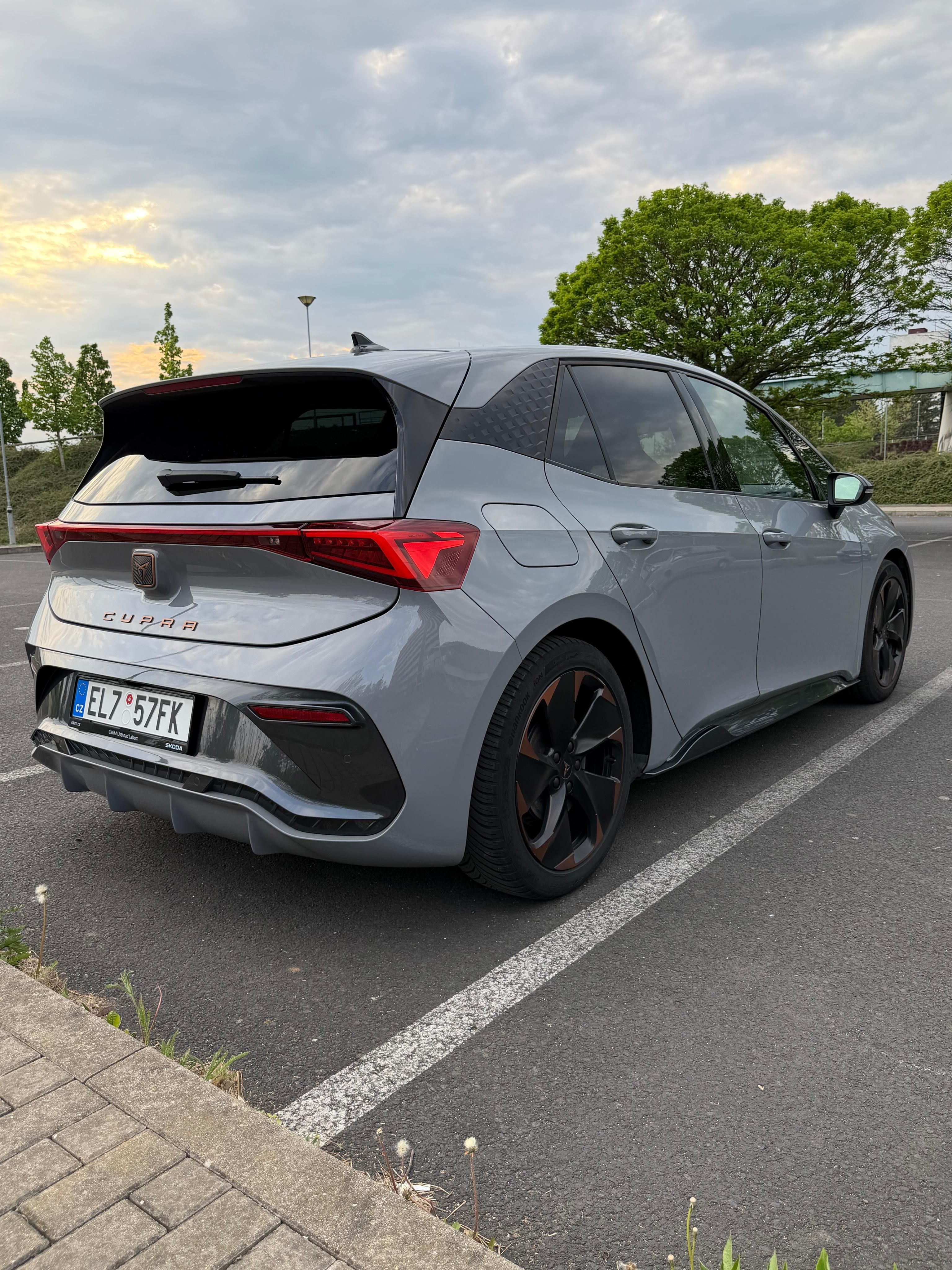 Cupra Born, 170kw e-Boost 58/62kwh DPH - fotka 6