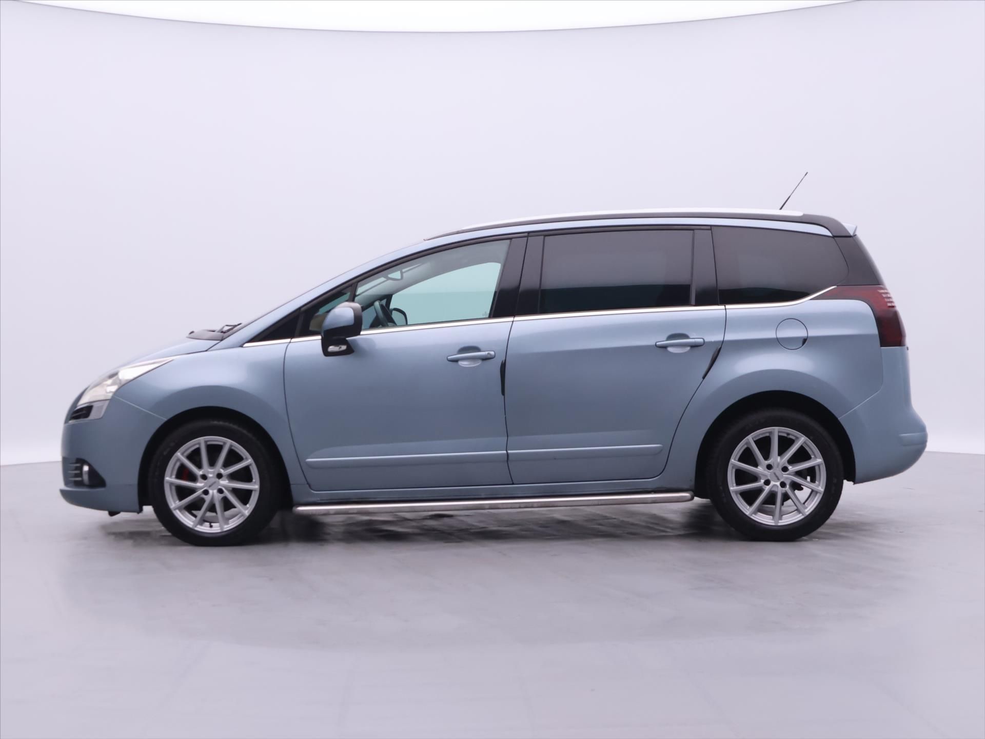 Peugeot 5008, 2,0 HDI 110kW CZ - fotka 4