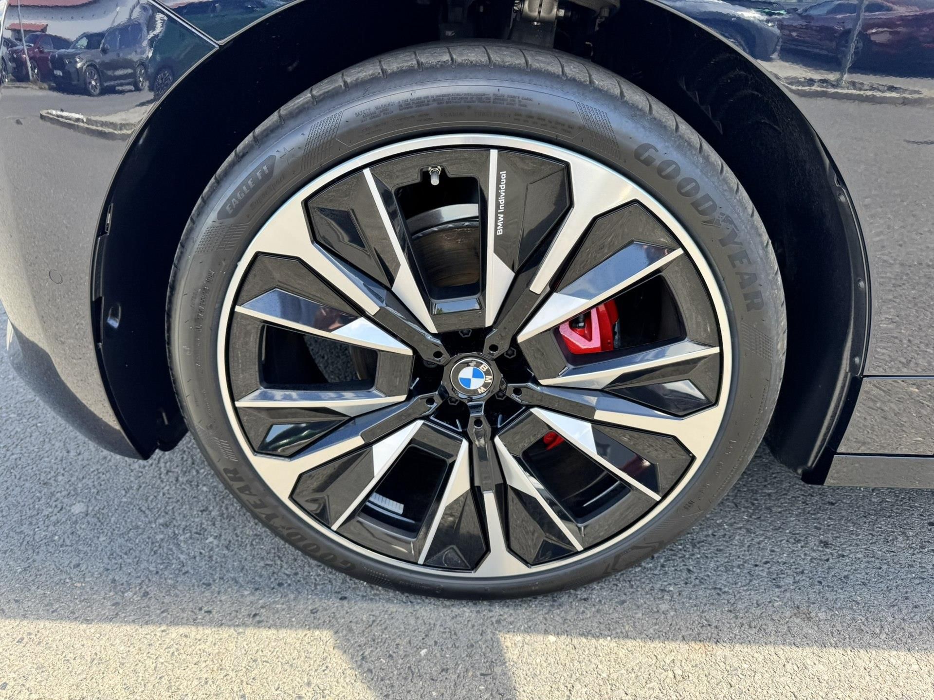 BMW iX, iX M70 - fotka 4