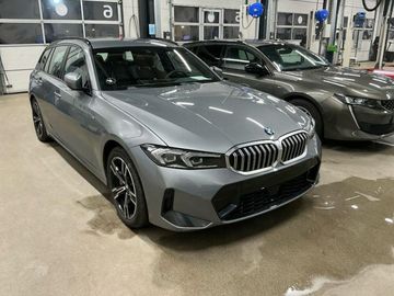 330i xDrive Touring