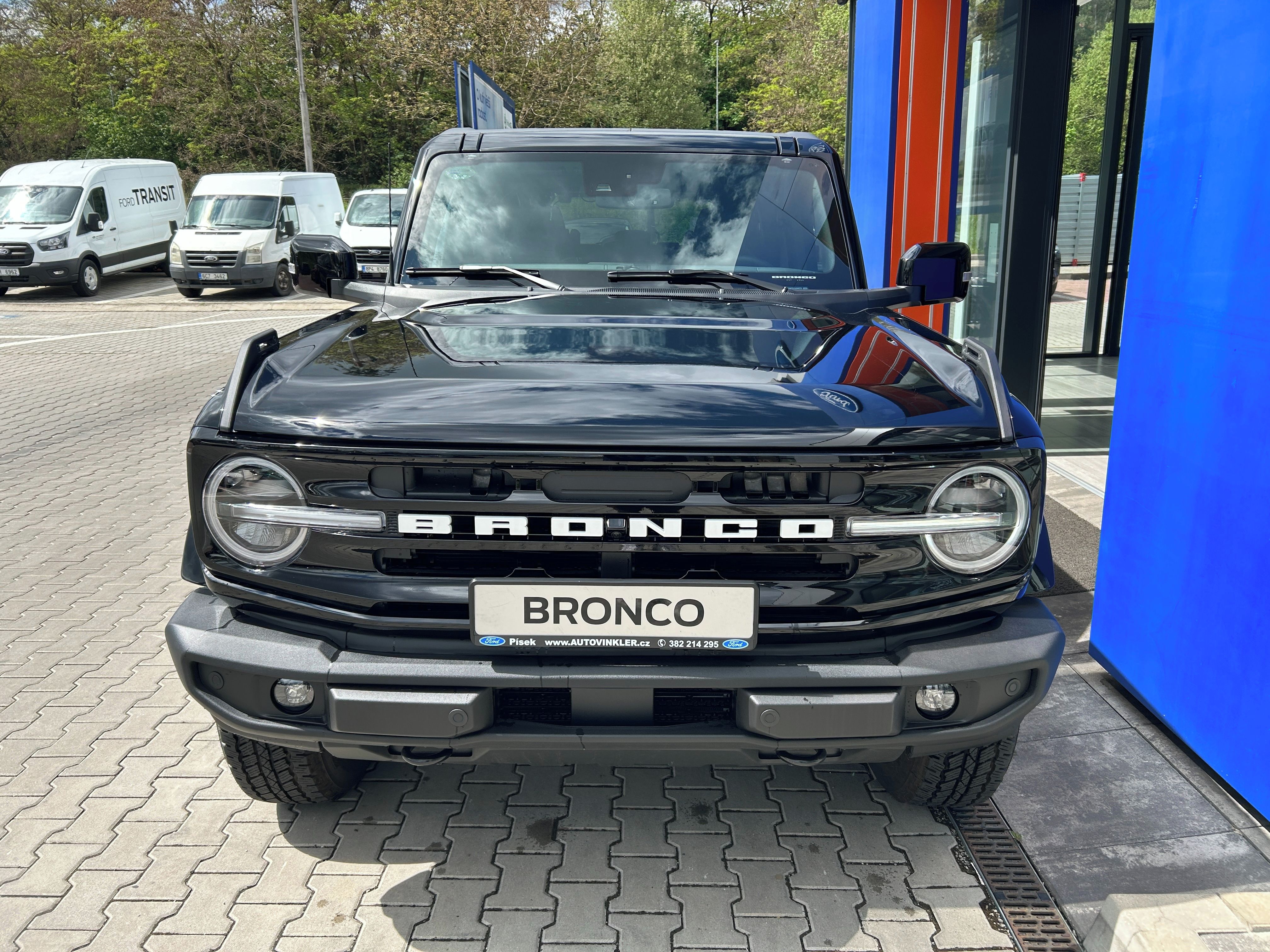 Ford Bronco, 2.7 EcoBoost 246kW OUTER BANKS - fotka 2