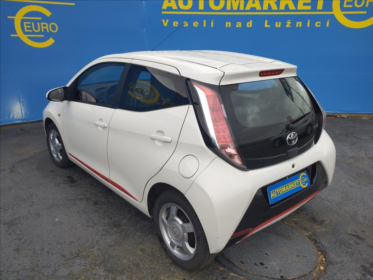 Toyota Aygo, 1,0 51KW - fotka 6