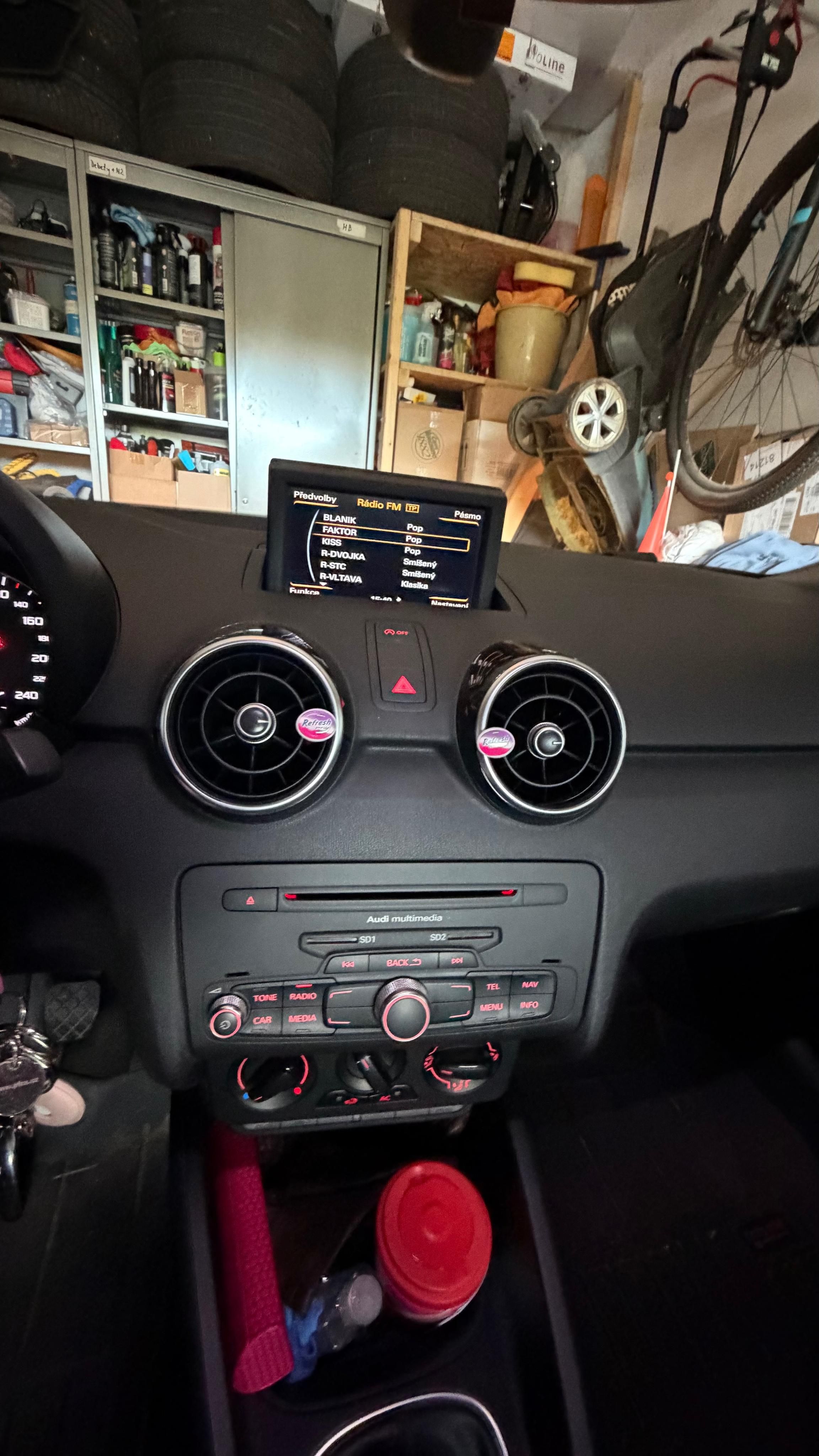 Audi A1, AUDI A1 S-line 1,2 benzín - fotka 5