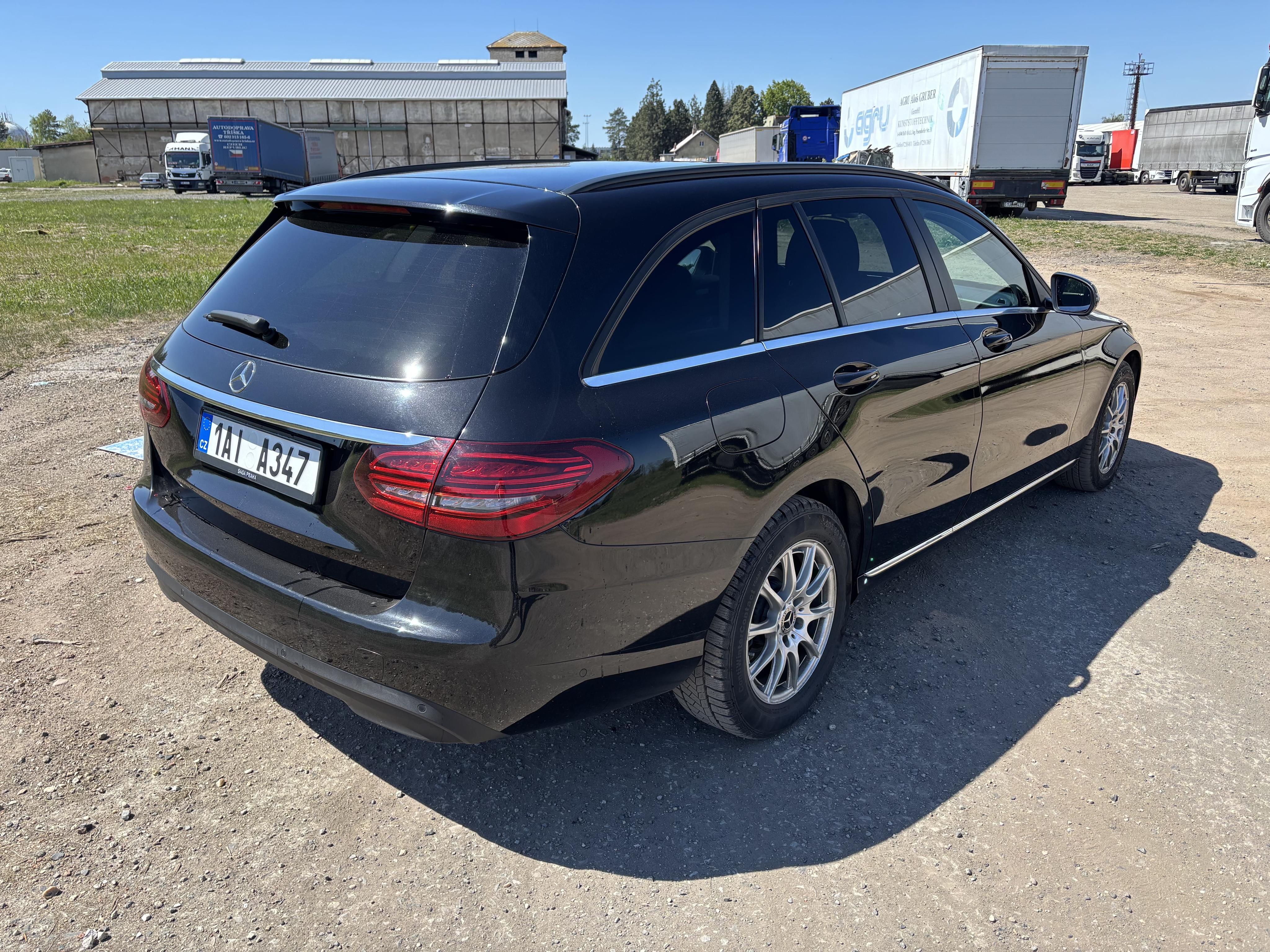 Mercedes-Benz Třídy C, 220d Full LED 143kw 9G - fotka 5
