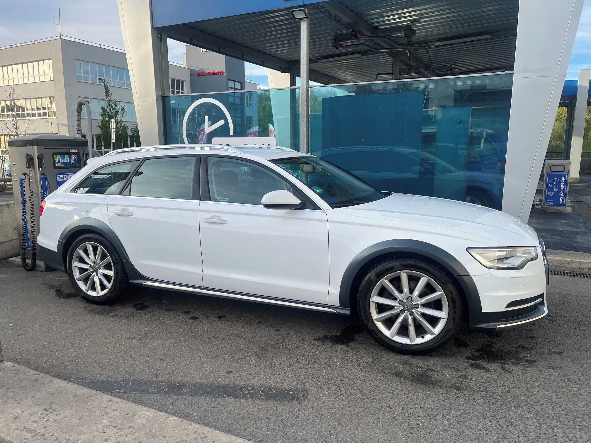 Audi A6 allroad, 3.0 TDI 190kW Quattro - fotka 5