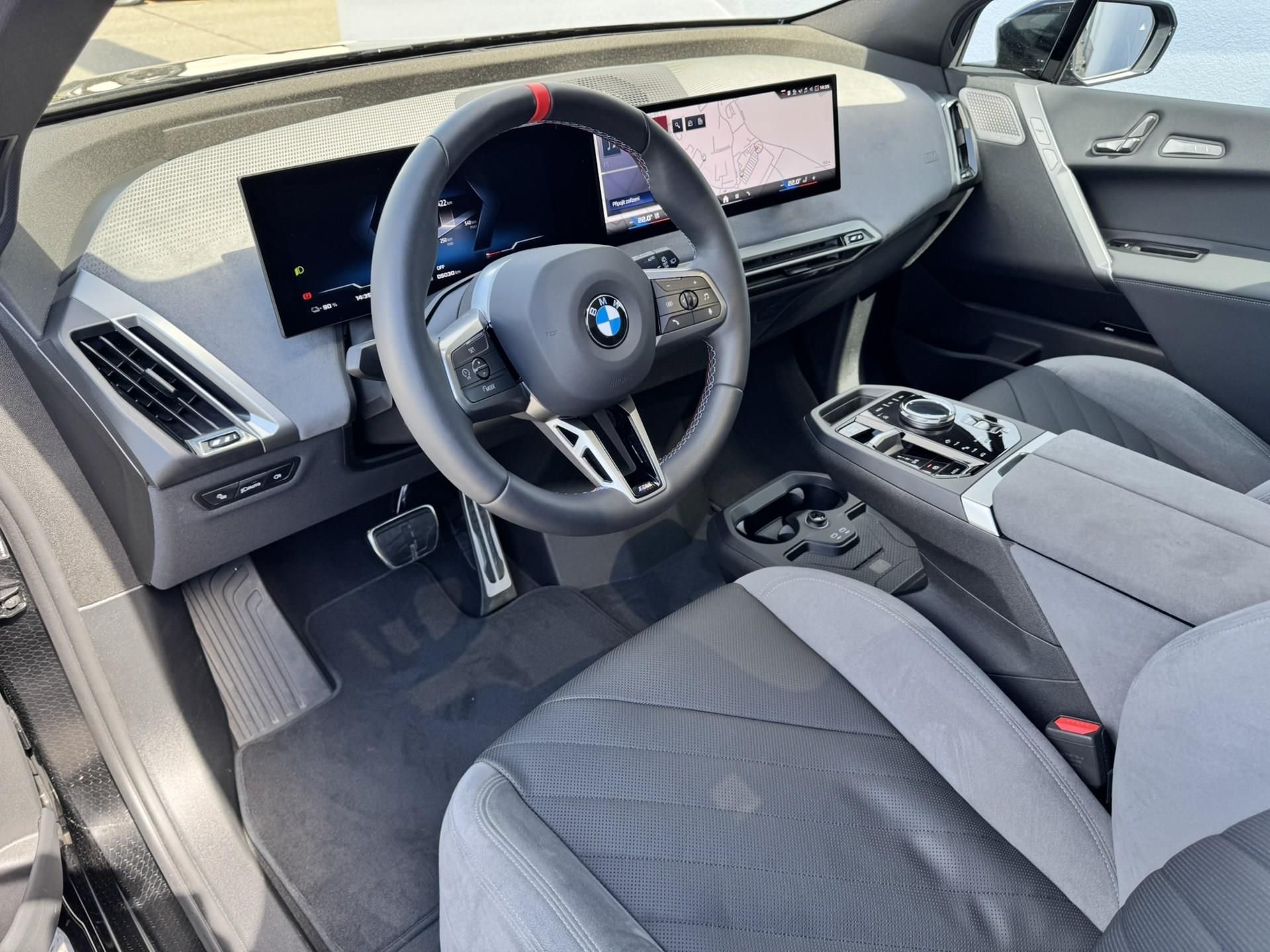 BMW iX, iX M70 - fotka 5
