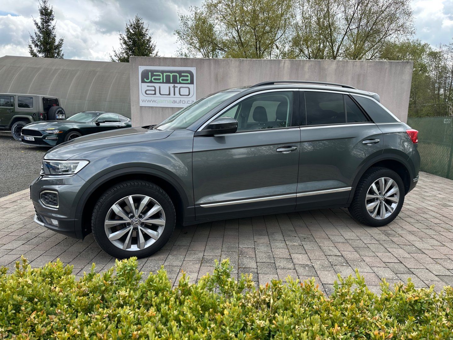 Volkswagen T-Roc, 1,5TSI 110kW STYLE TAŽNÉ 1.MAJ - fotka 4