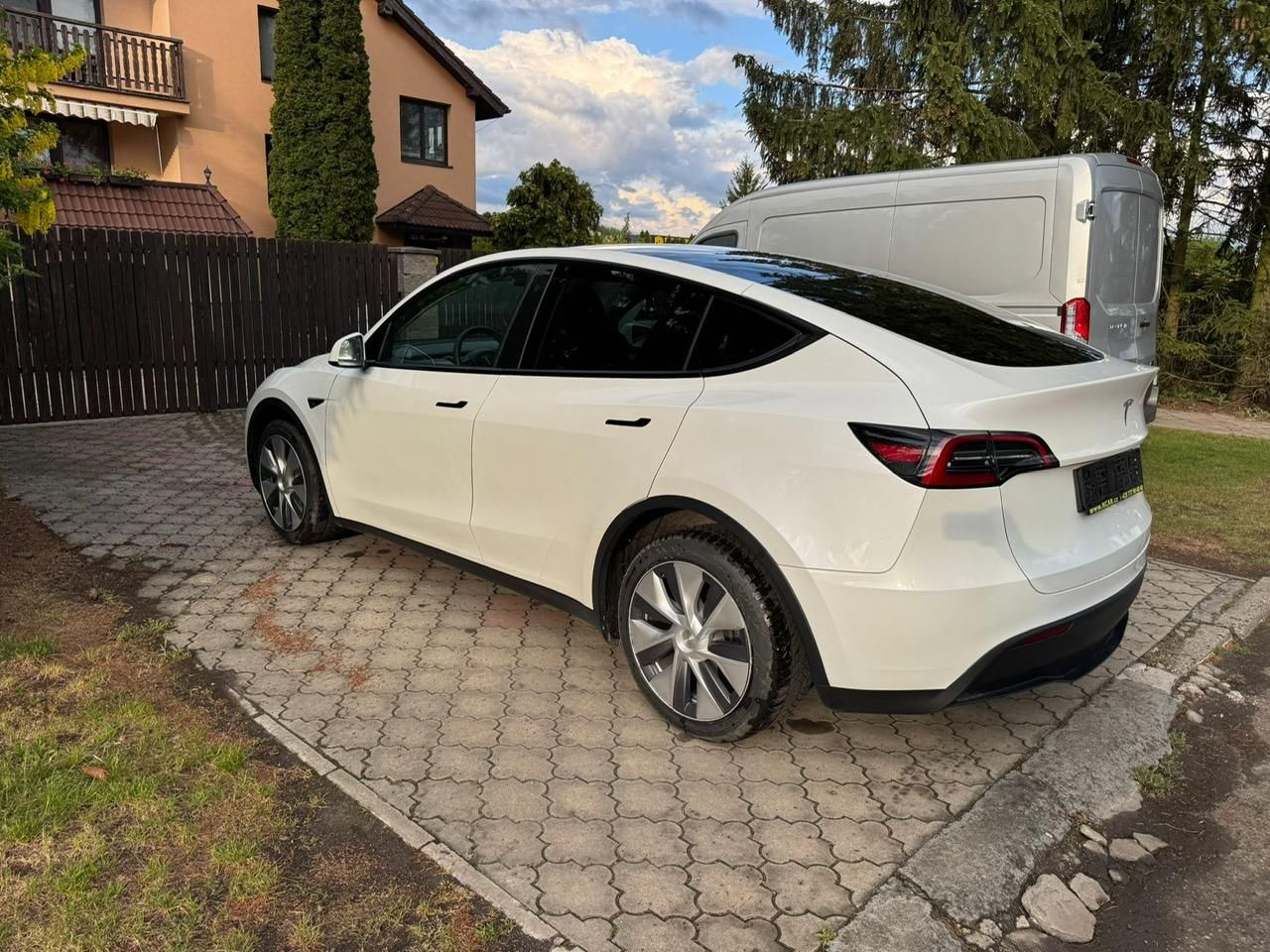 Tesla Model Y, LONGE RANGE DUAL MOTOR  91% - fotka 4