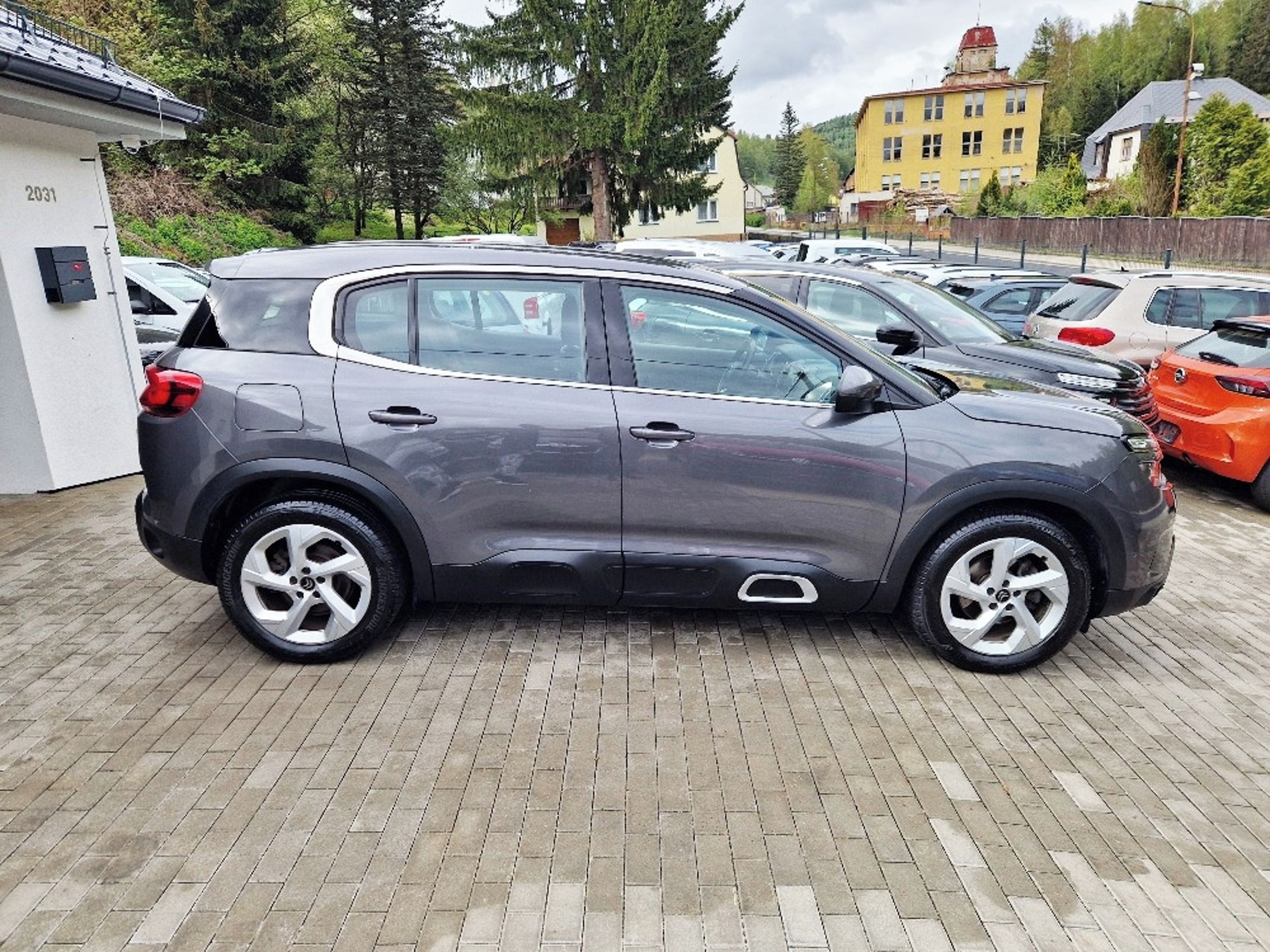 Citroën C5 Aircross, 1.5 BlueHDi (96 kW), LED - fotka 6