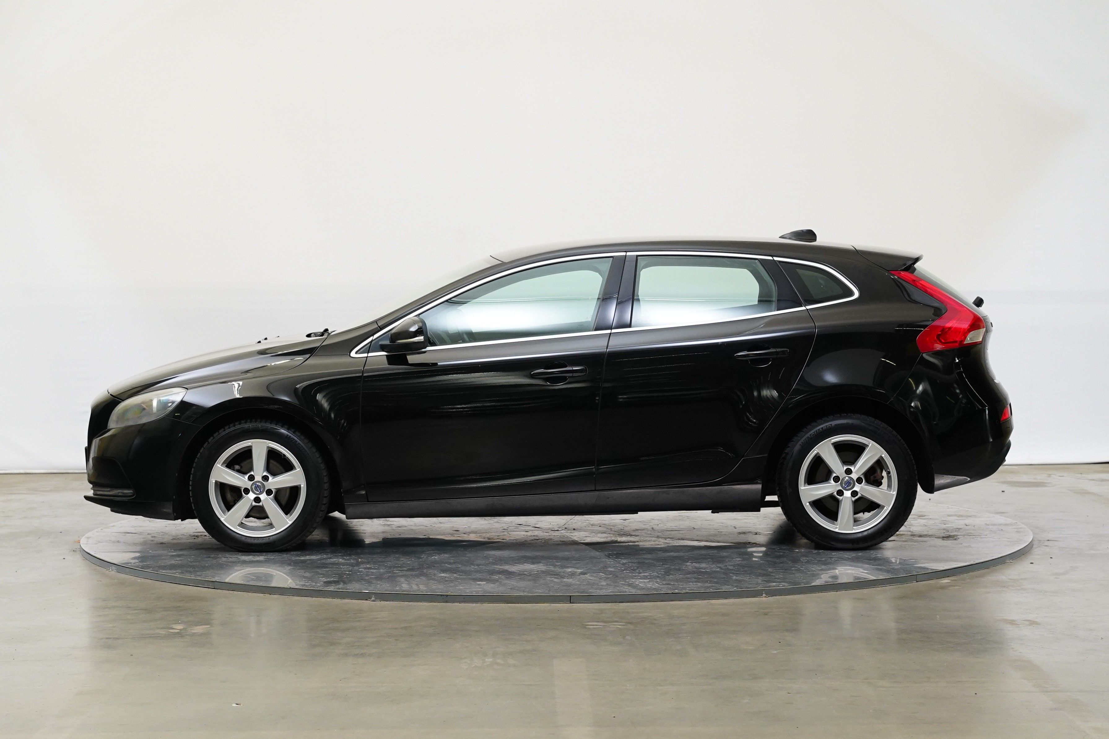 Volvo V40, 2.0 D 88 kW - fotka 3