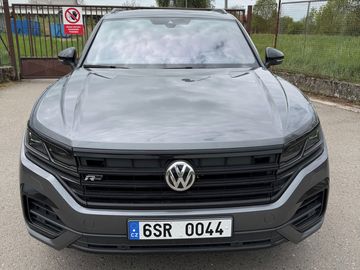 VW TOUAREG 3,0 TDI R-LINE