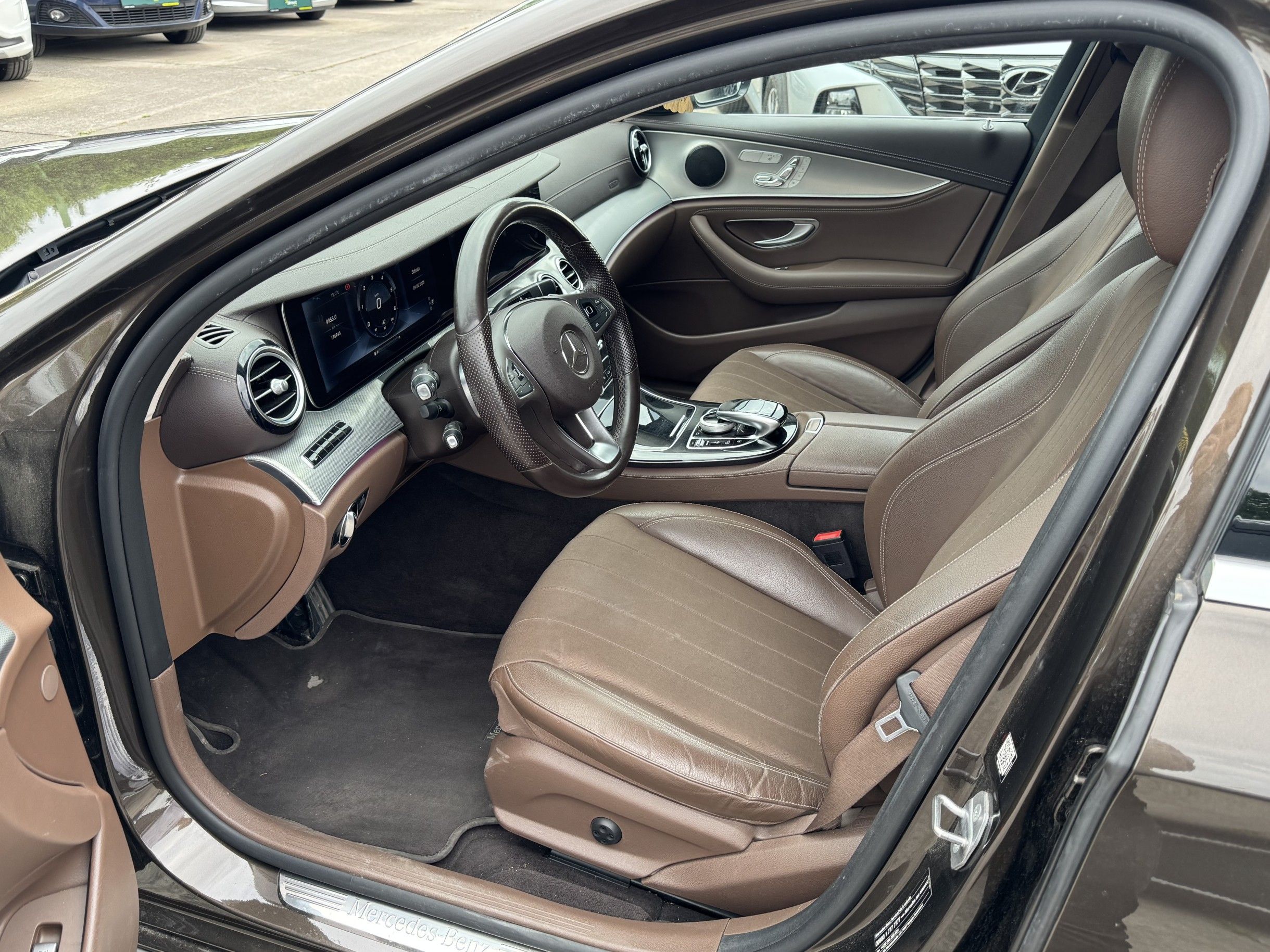 Mercedes-Benz Třídy E, 2.0 CDi 143 kW - fotka 6