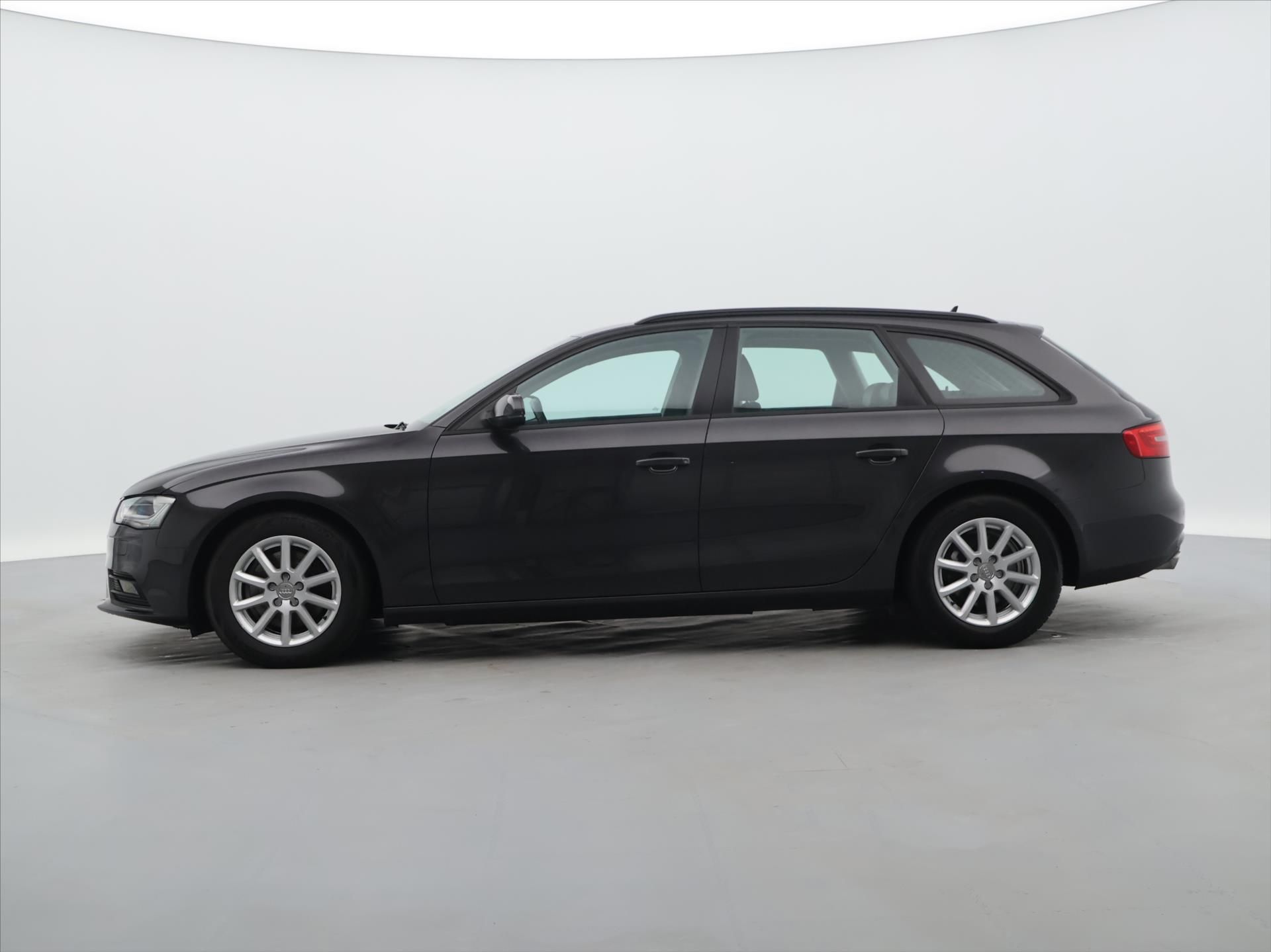 Audi A4 Avant, 2,0 TDi 100kW Kůže Pano Navi - fotka 4
