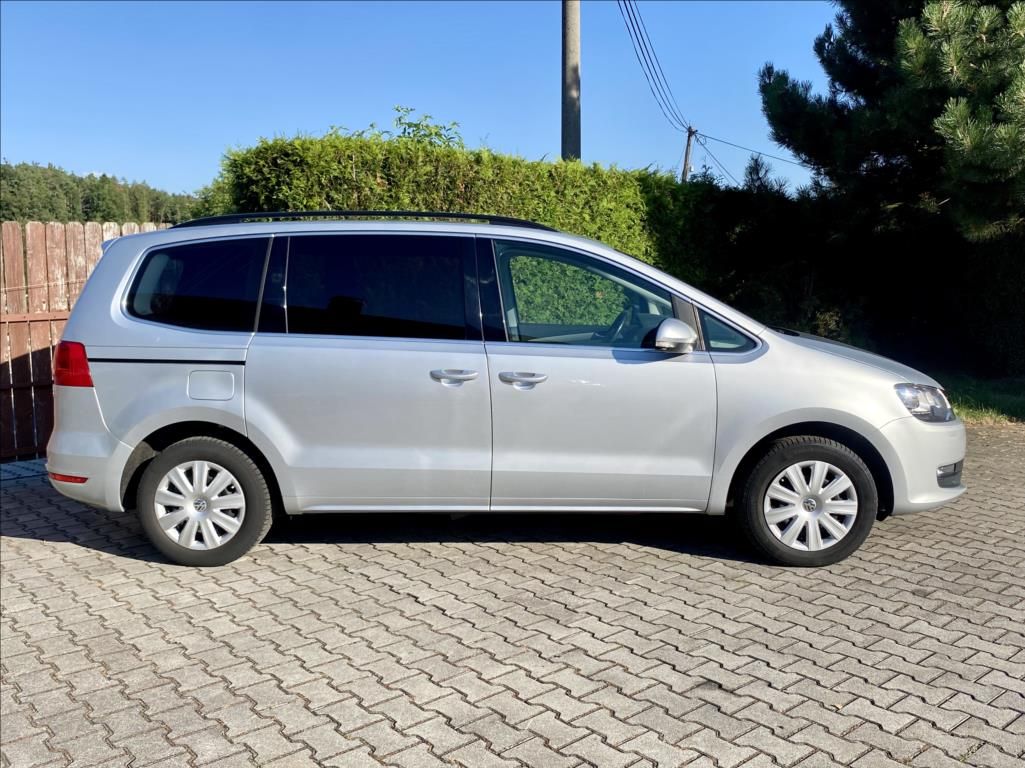 Volkswagen Sharan, 2,0 TDI 103kW / DSG / VÝHŘEV - fotka 6