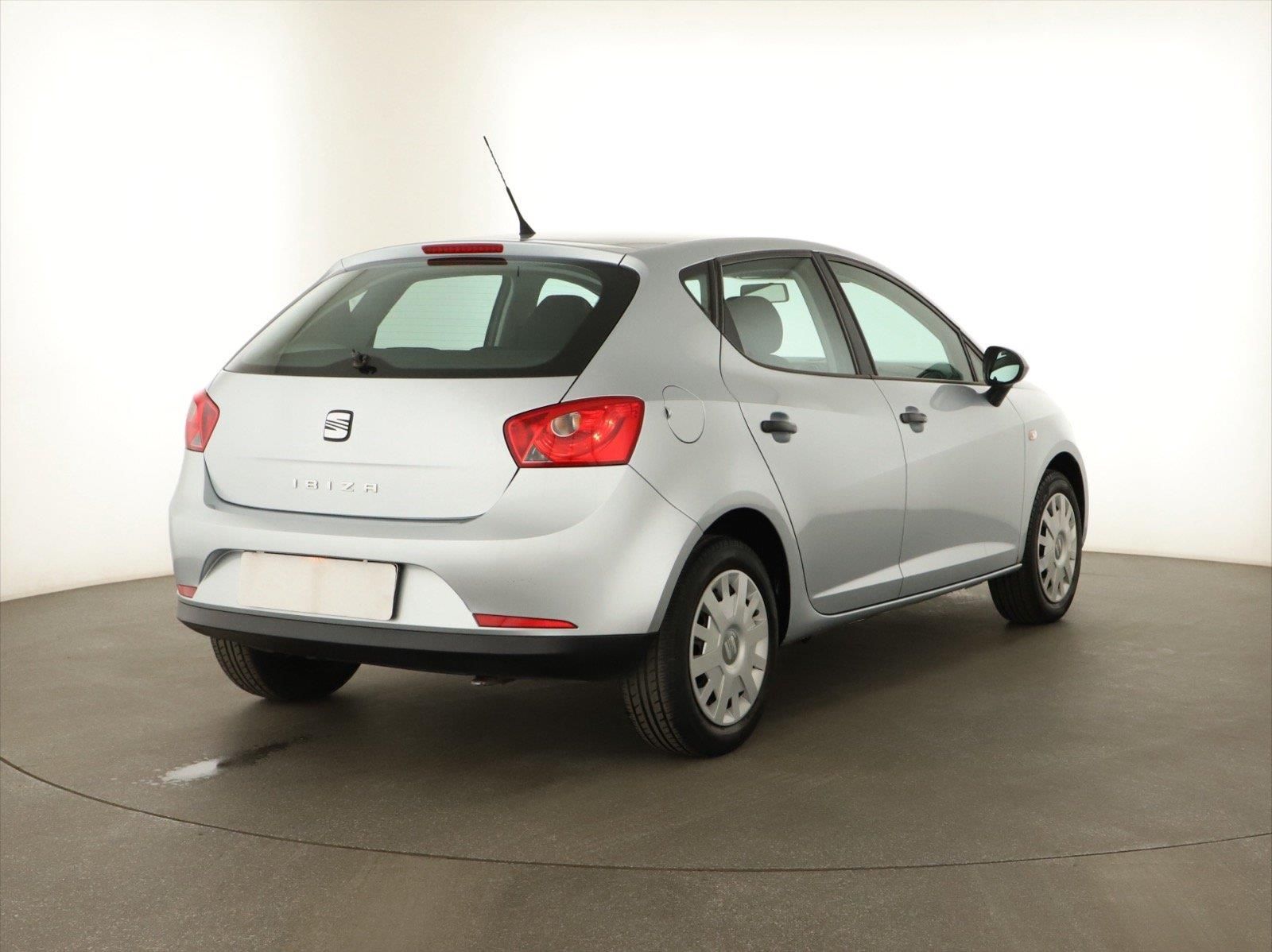 Seat Ibiza, 1.4 16V, Klima, El. okna - fotka 5