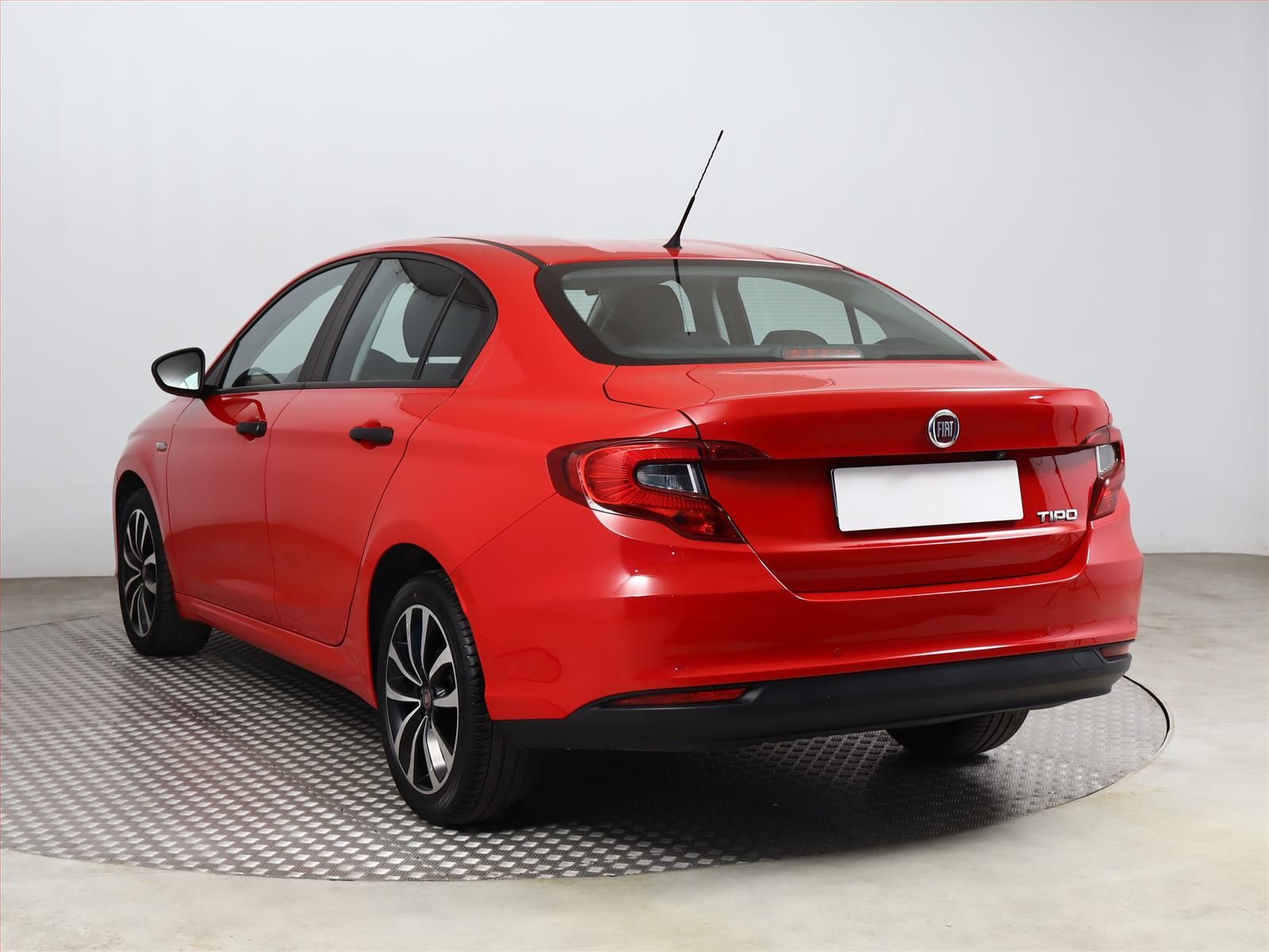 Fiat Tipo, 1.4 16V, Serv.kniha, Navi - fotka 4