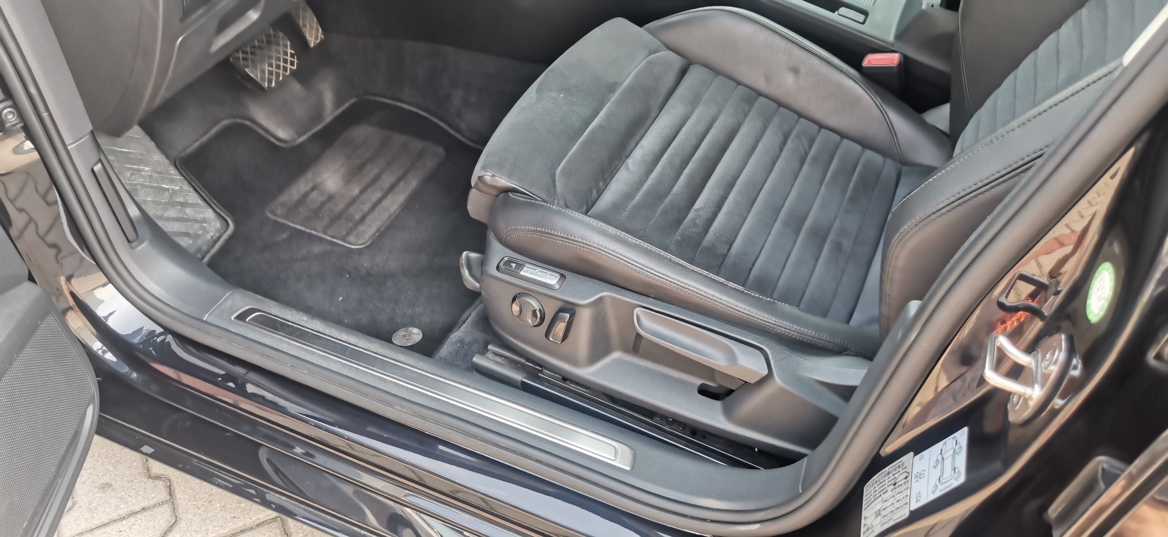 Volkswagen Passat, Servisováno,Webasto,automat - fotka 6