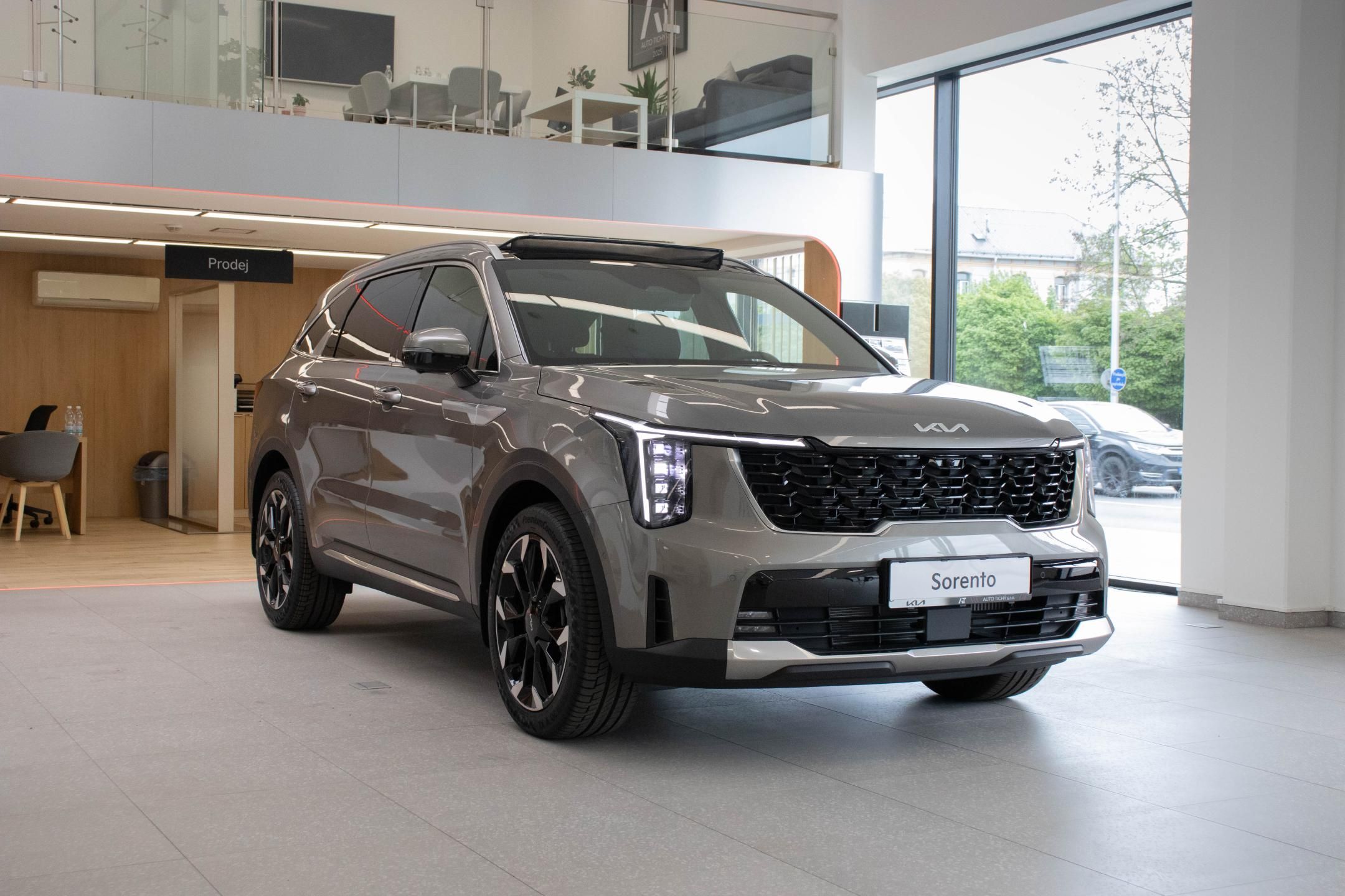 Kia Sorento, 2,2 CRDi 4x4 8DCT TOP - fotka 3