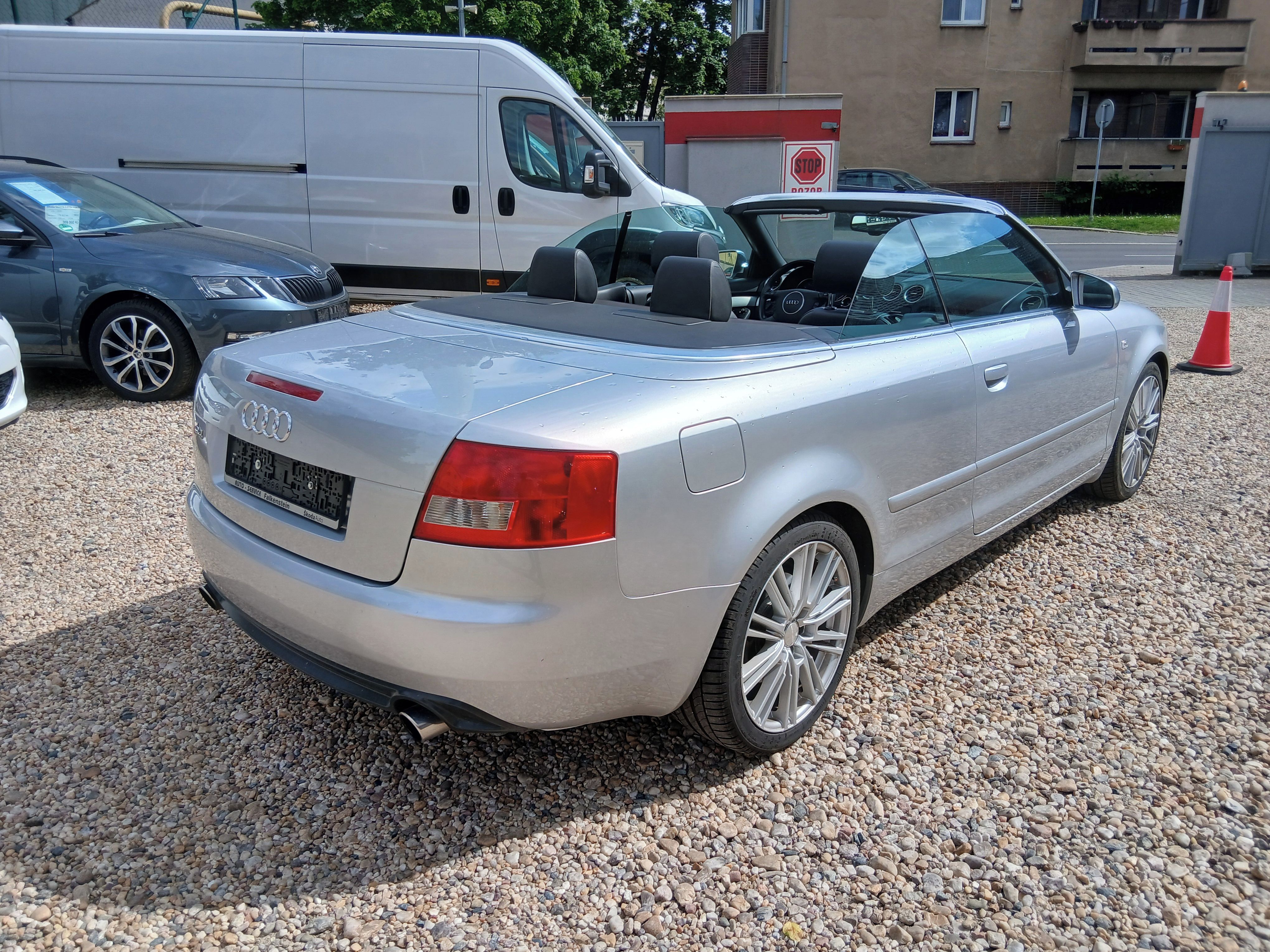 Audi S4, 4.2i V8 252KW Kabriolet Quattr - fotka 5