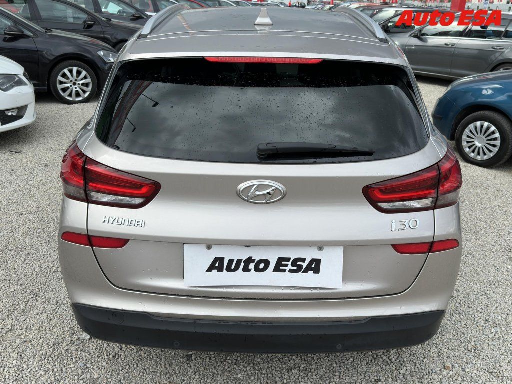 Hyundai i30, 1.6 CRDi - fotka 5