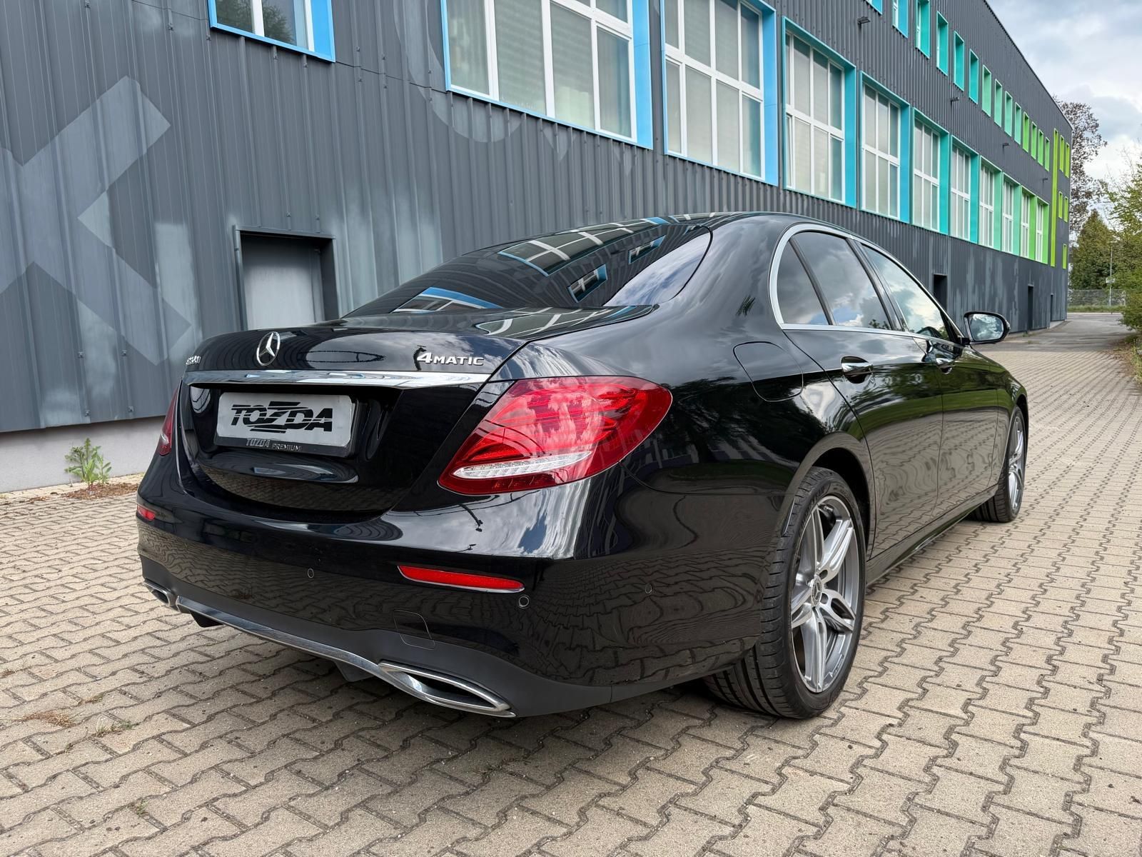 Mercedes-Benz Třídy E, E220 AMG 4- matic / dědictví / - fotka 5