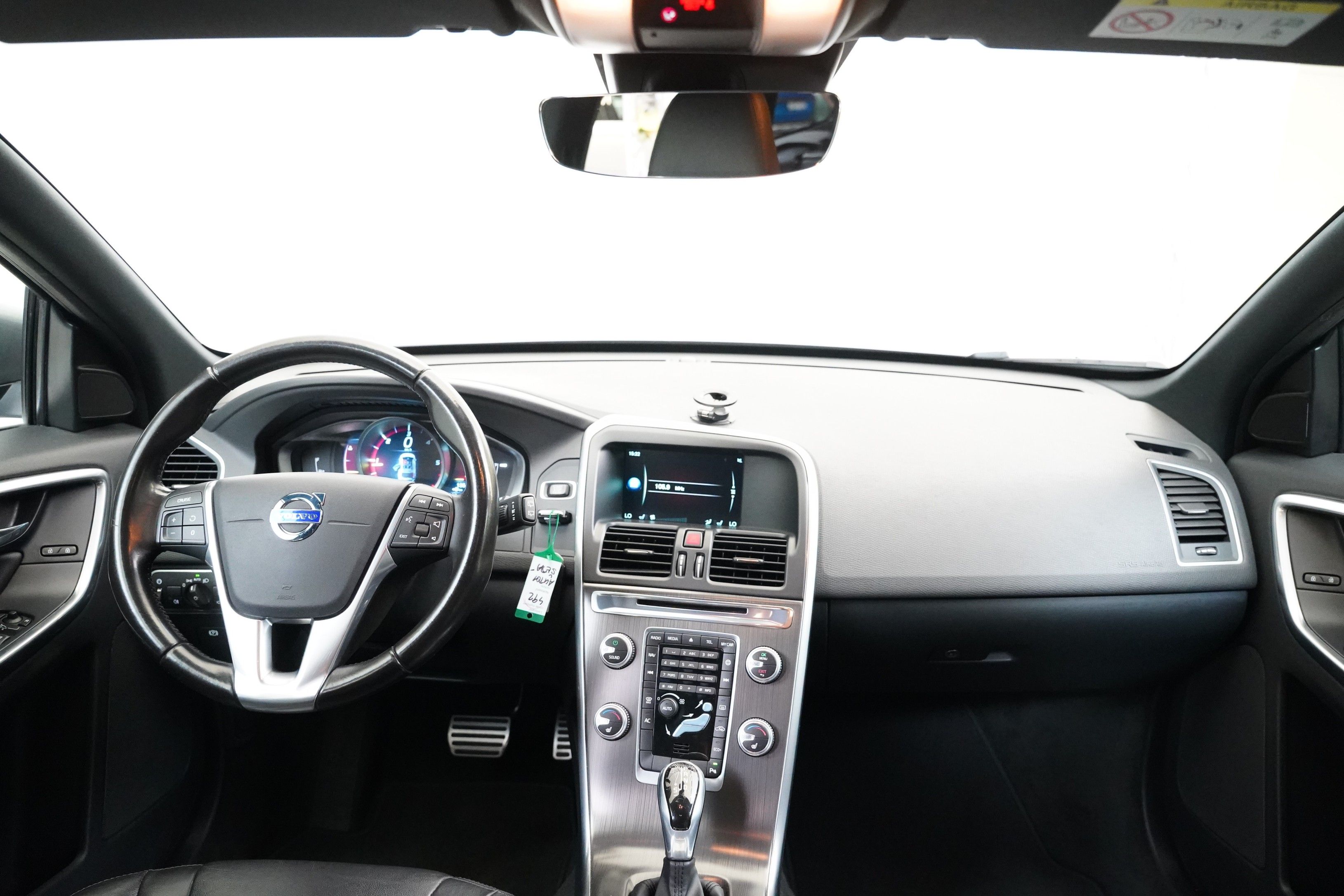 Volvo XC60, 2.0 D3 110 kW Momentum - fotka 5