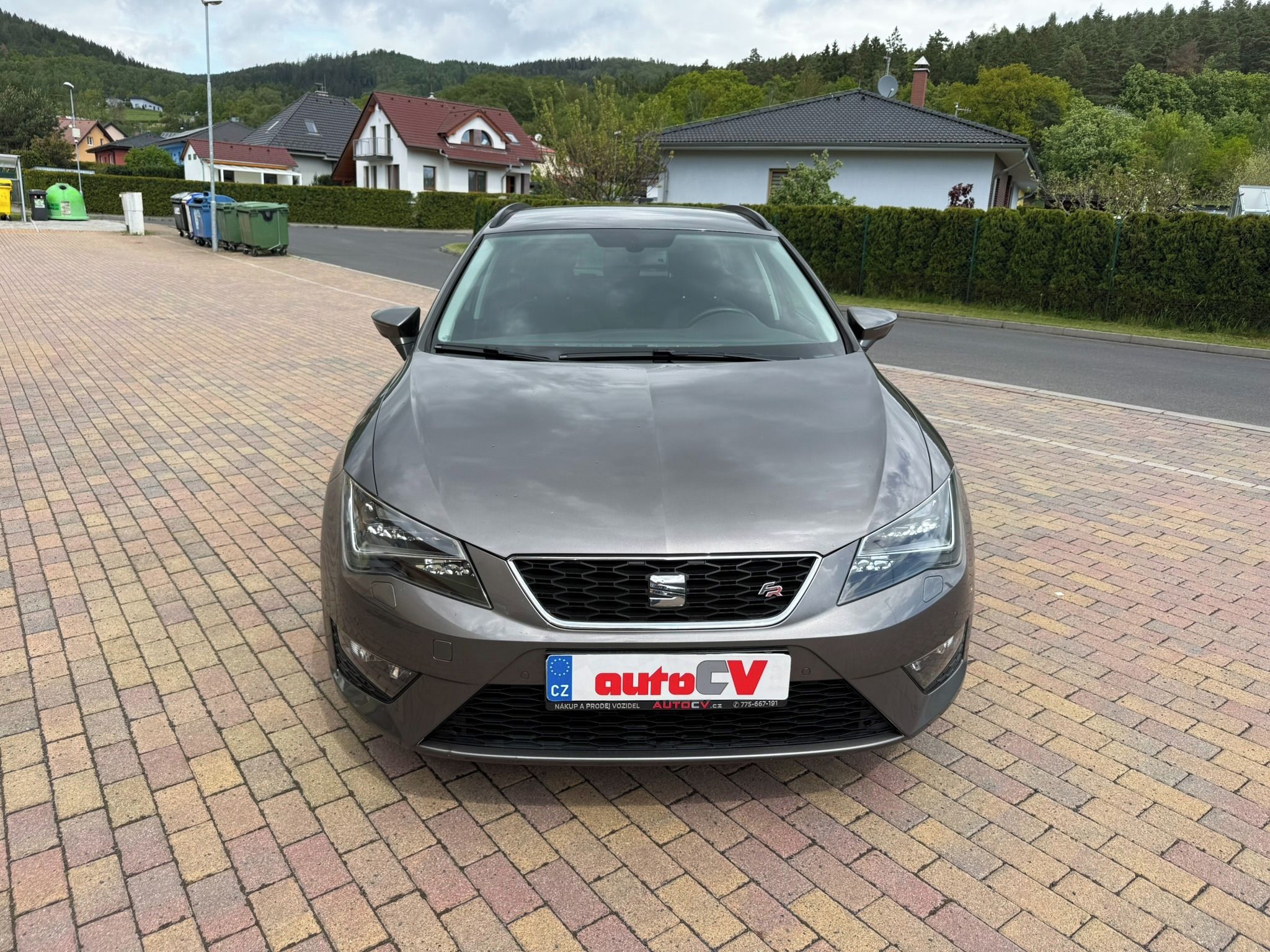 Seat Leon, ST FR 2.0 TDI 110kW VÝHŘEV - fotka 4
