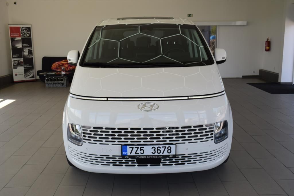 Hyundai Staria, 2,2 CRDI,1.maj,ČR,AUT,4x4,9-mí - fotka 2