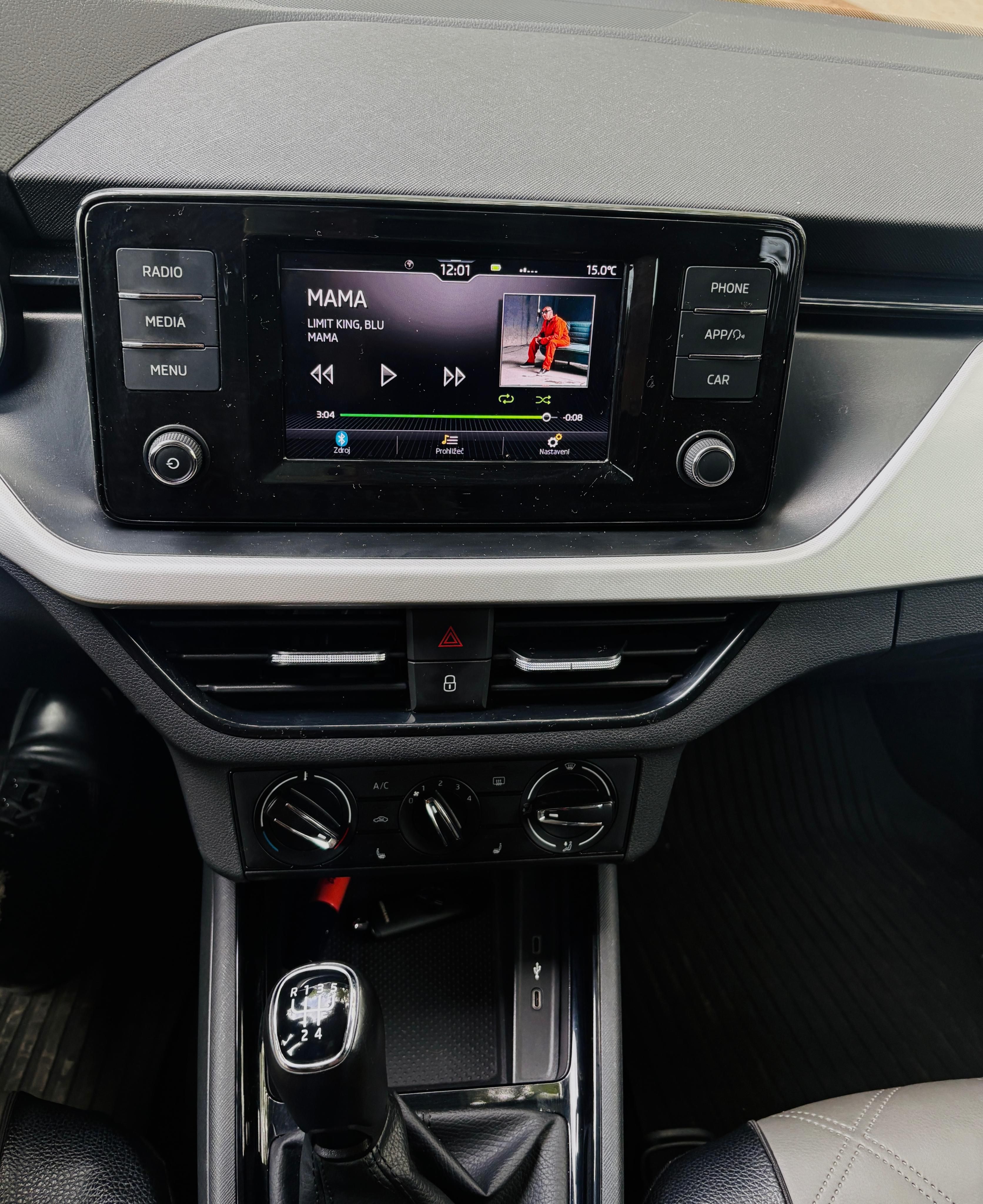 Škoda Kamiq, Škoda Kamiq 1,0 TSI 70kW Bílá - fotka 5