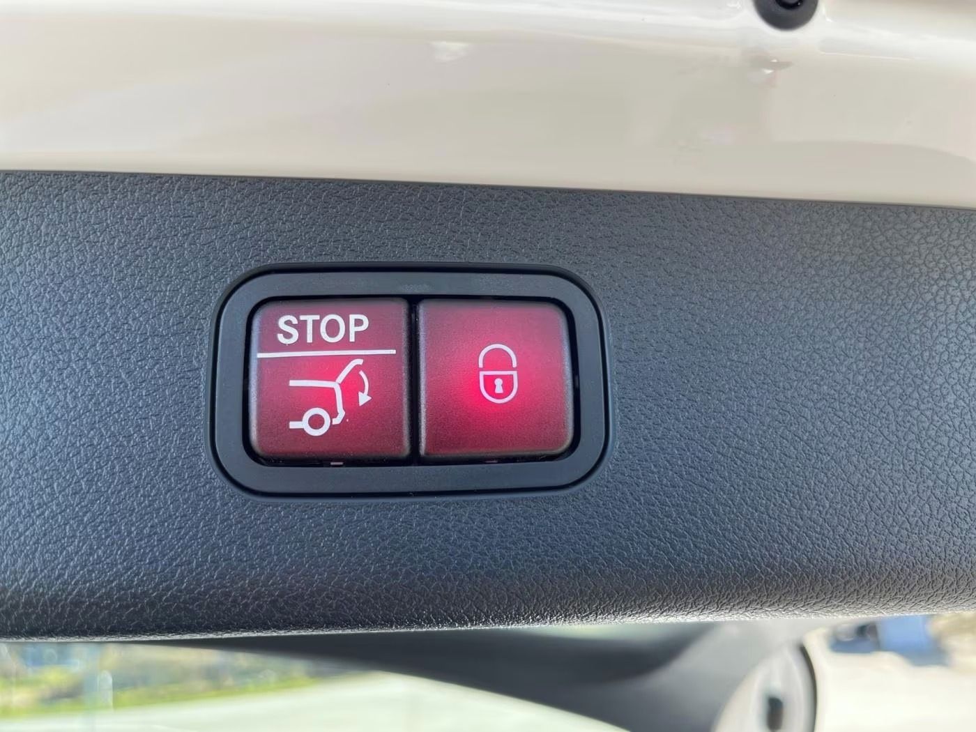 Mercedes-Benz Třídy E, E220d*Avantgarde*Pano*360 - fotka 6