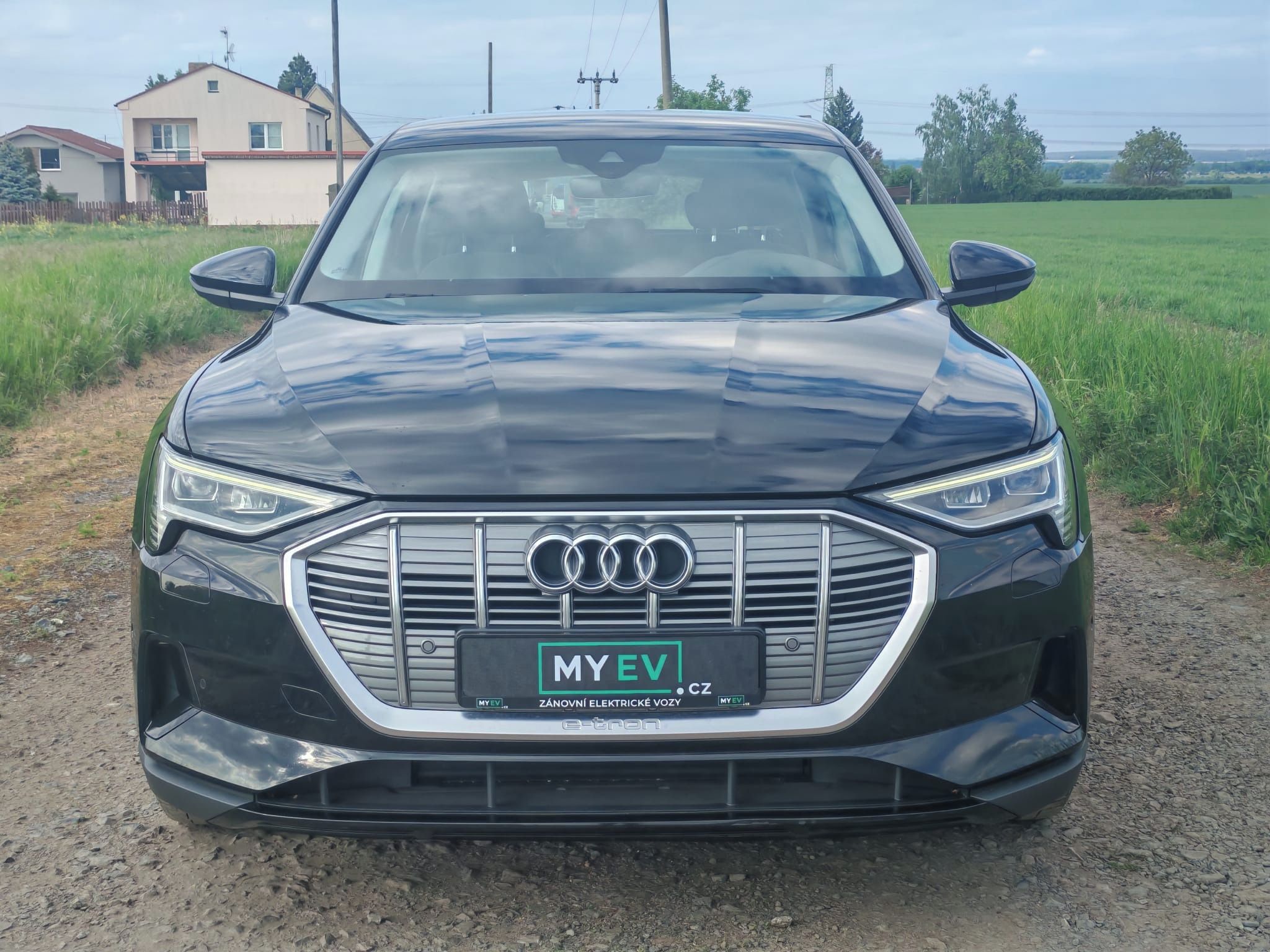 Audi e-tron, 71kWh QUATTRO 50 ZÁRUKA DPH - fotka 2