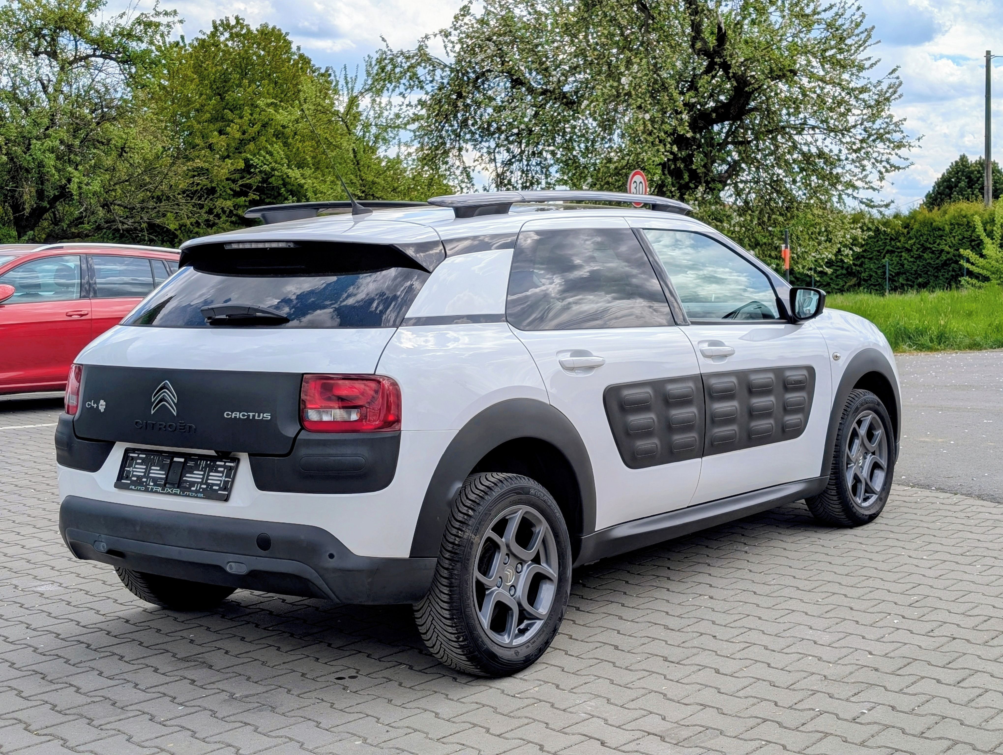 Citroën C4 Cactus, 1.2i 60kW AUTOMAT 84TKM KAMERA - fotka 3