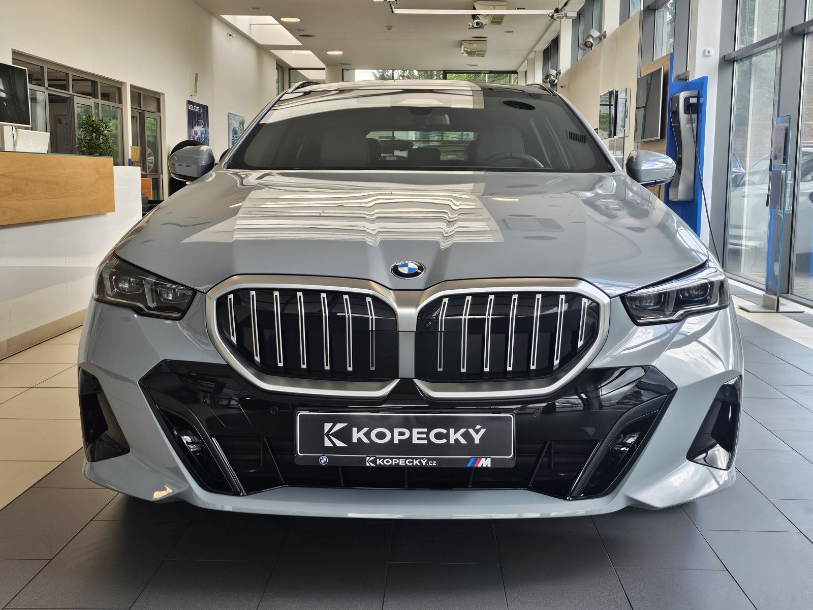 BMW Řada 5, 540d xDrive Touring M Sport - fotka 2
