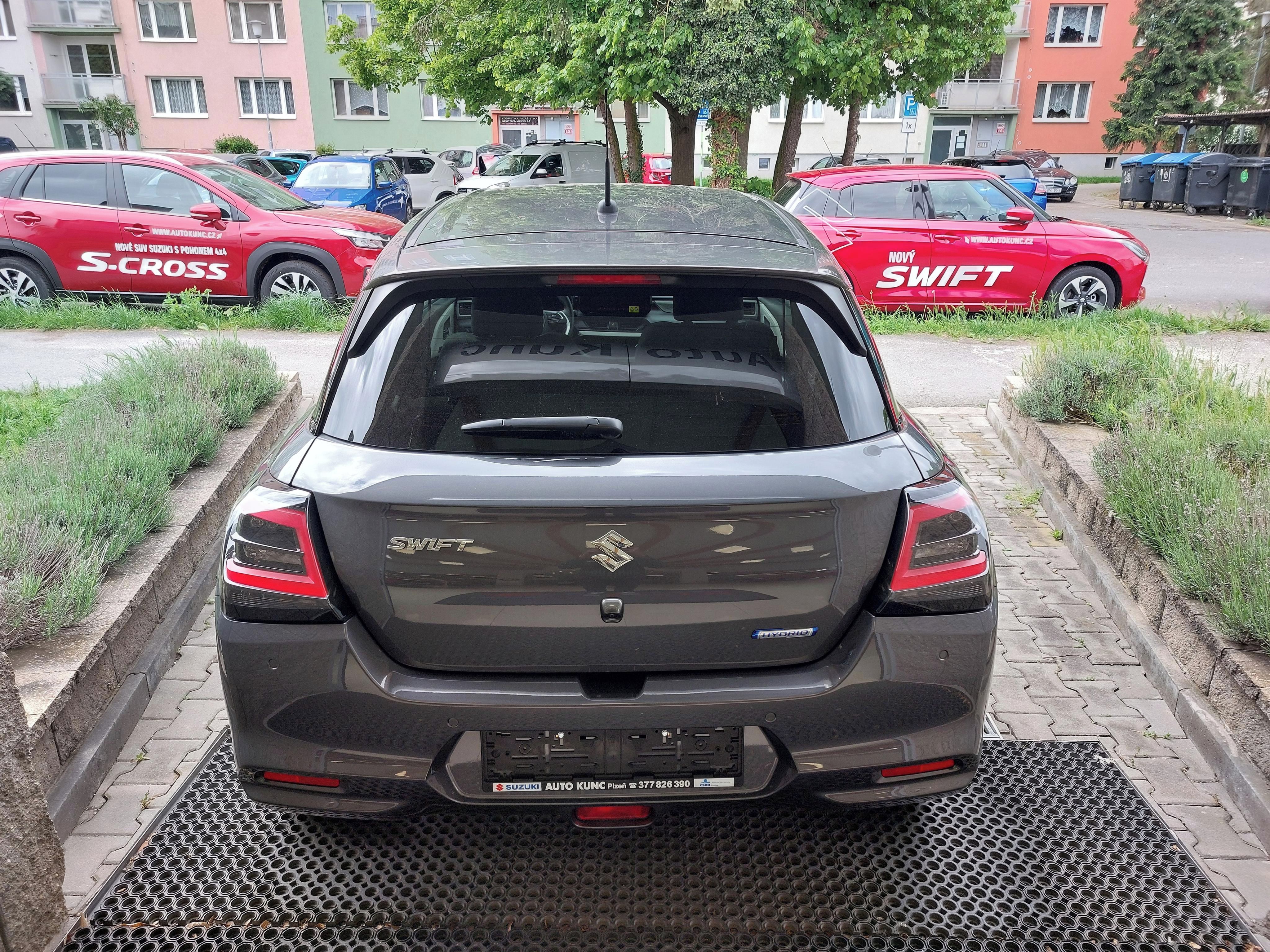 Suzuki Swift, 1.2 Premium Hybrid - fotka 6