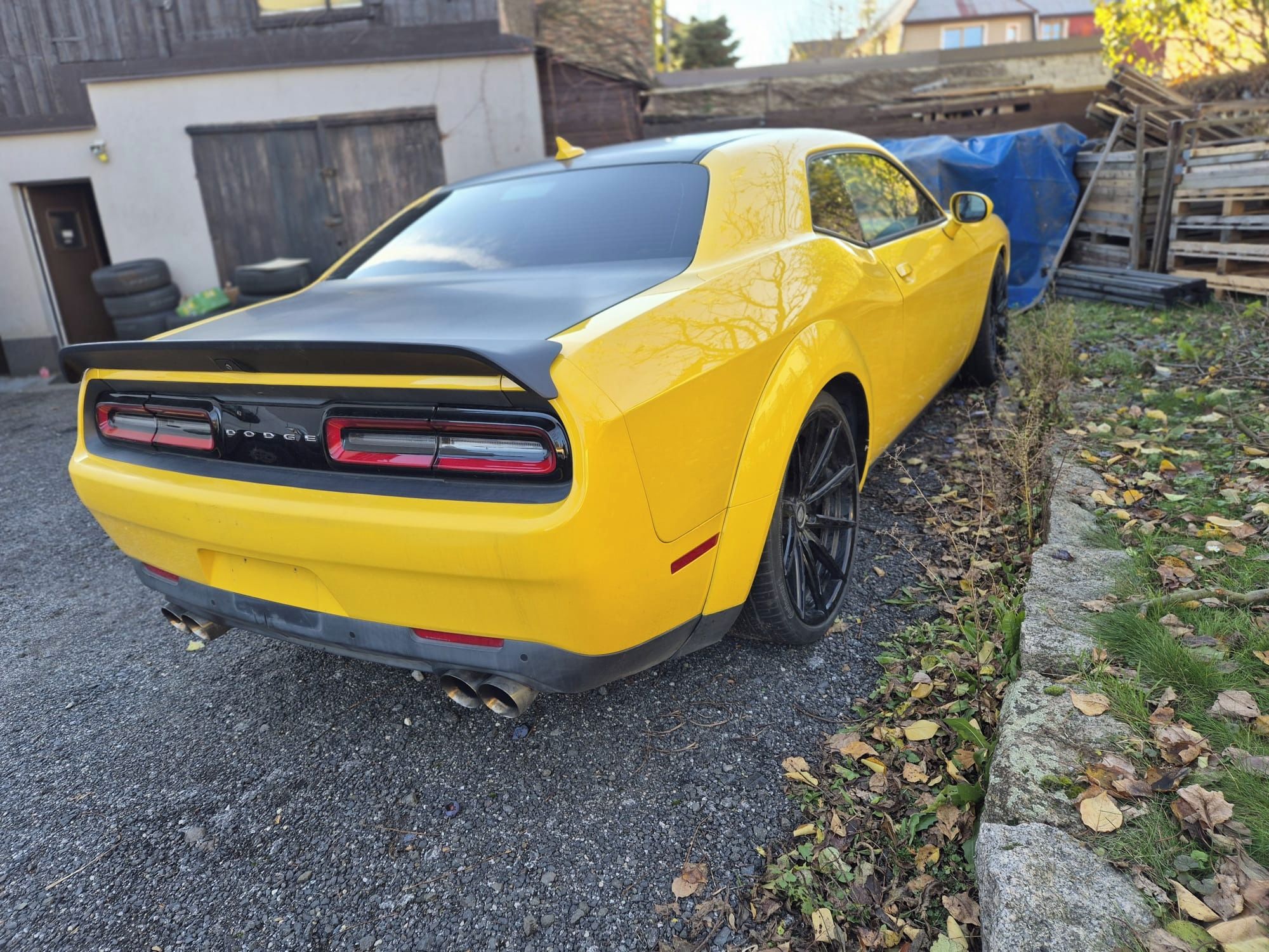 Dodge Challenger, SRT 6,2 Hellcat 717HP - fotka 4