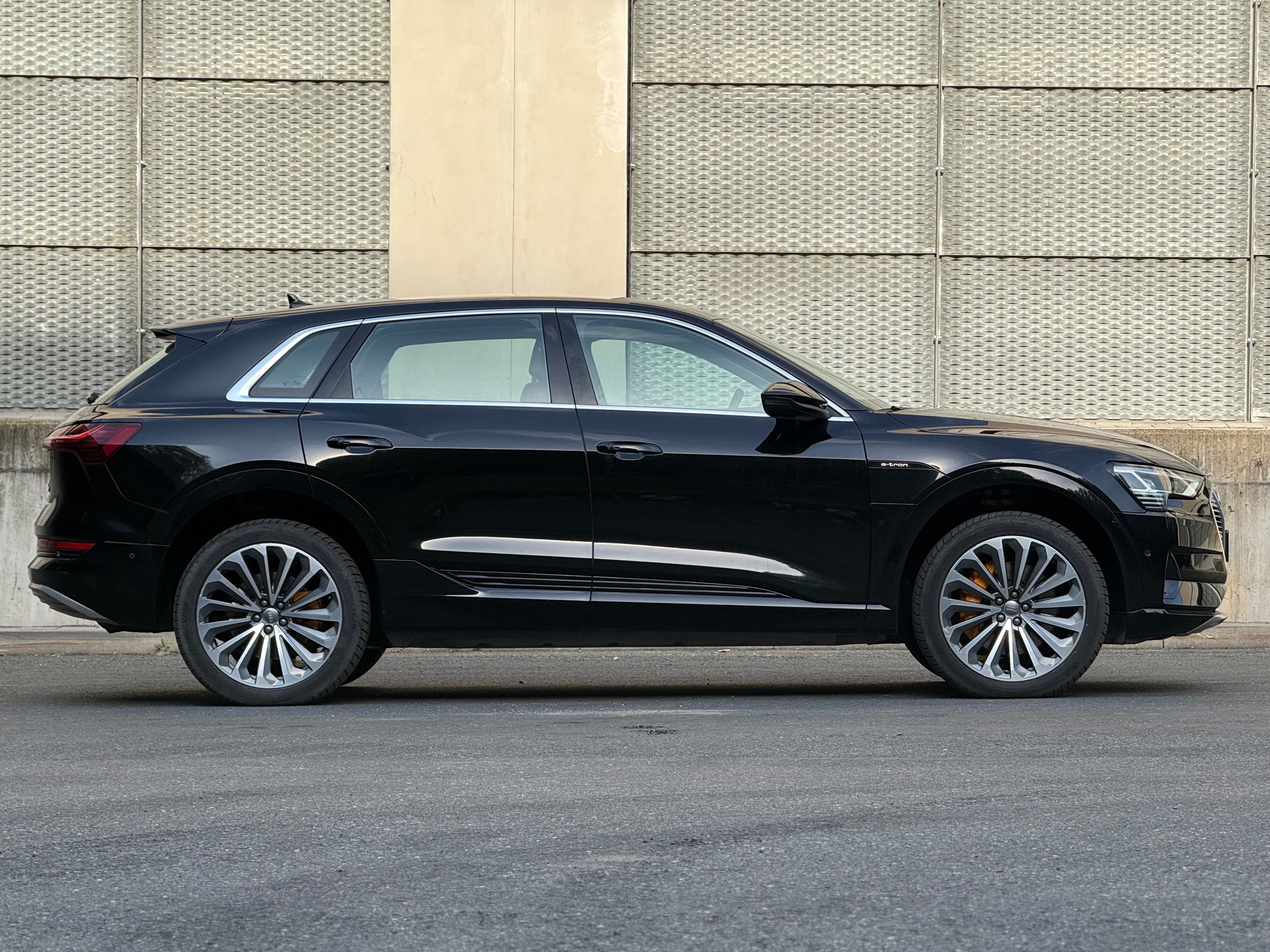 Audi e-tron, 55, Quattro, Matrix, tažné,360 - fotka 4