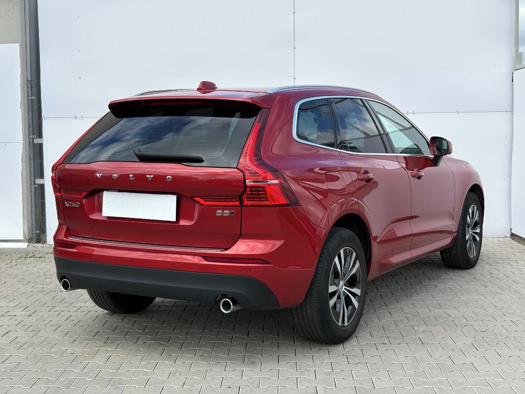 Volvo XC60, Momentum Pro B4 184kW - fotka 5