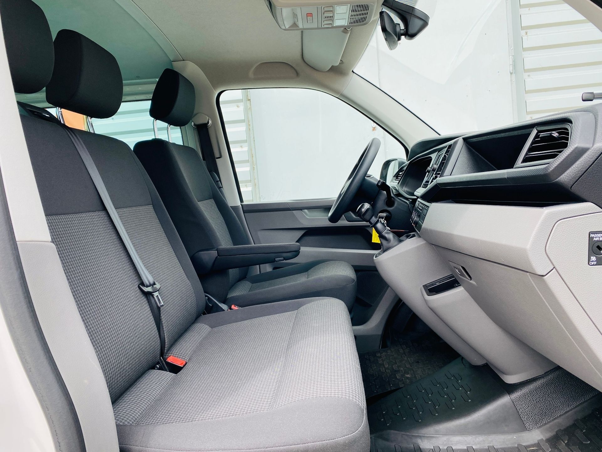 Volkswagen Transporter, 2.0 TDI 110kW 9 Míst Long - fotka 6
