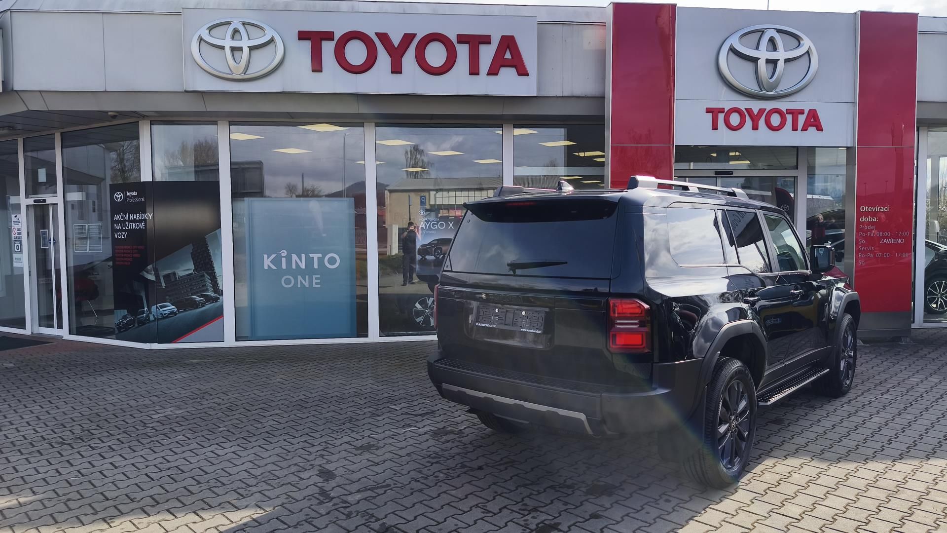 Toyota Land Cruiser, 2.8 DIESEL MHEV EXECUTIVE SKYV - fotka 4
