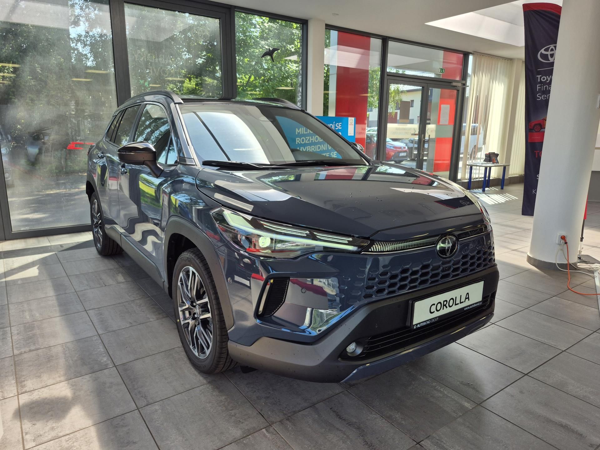 Toyota Corolla Cross, Executive Skyview 2.0 Hybrid ( - fotka 2